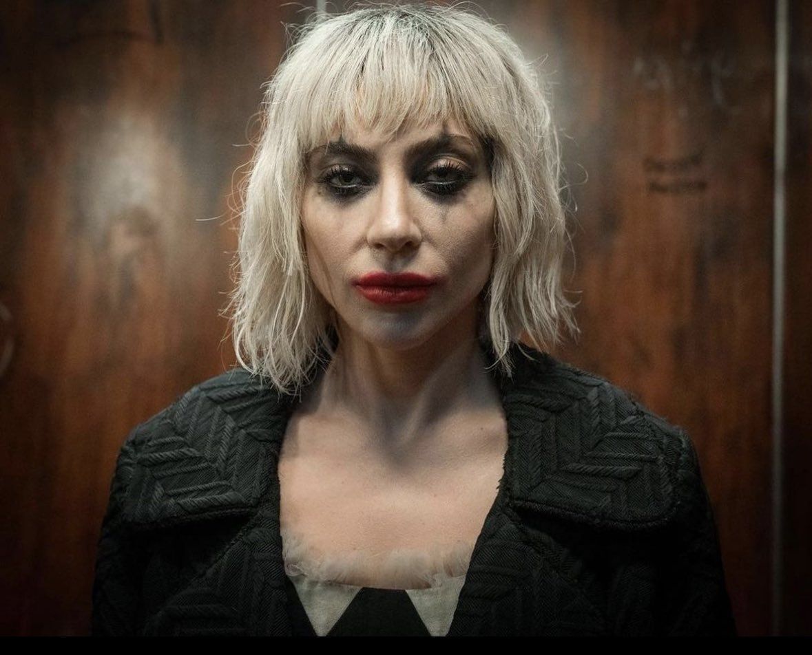 Újabb képek érkeztek a Harley Quinnt alakító Lady Gagáról