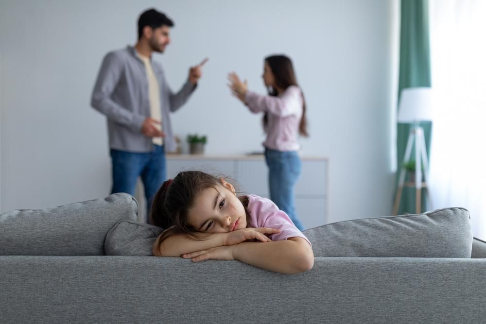 3 jel, hogy alacsony érzelmi intelligenciájú szülők neveltek