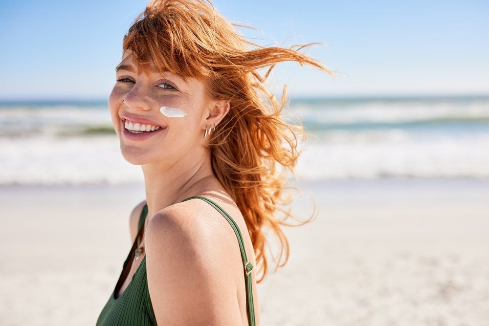 Itt az igazság: ennyi fényvédőt kellene használnunk az arcunkon