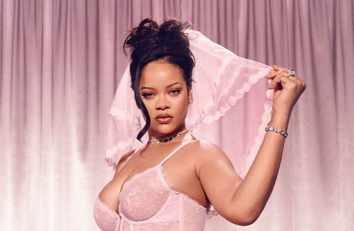 Rihanna visszahozta ezt a váratlan pedikűrszínt a nyárra