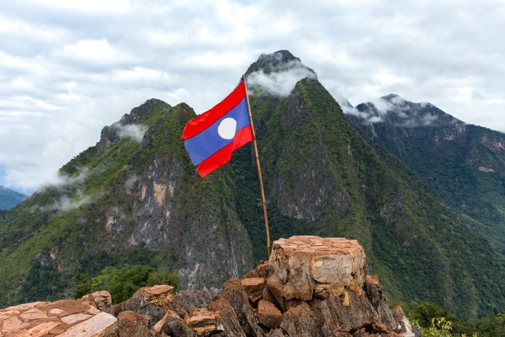 Laosz legszebb látnivalója ez a hihetetlenül kék vízesés