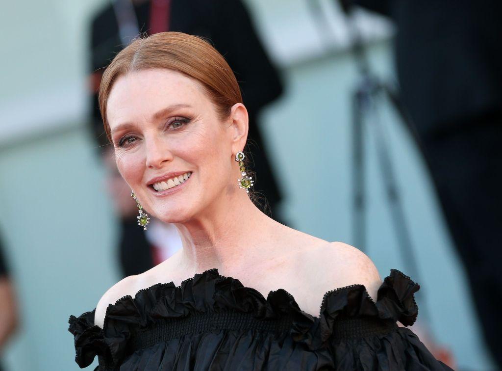 Julianne Moore új frizuráját látva azonnal fodrászhoz akarsz menni!
