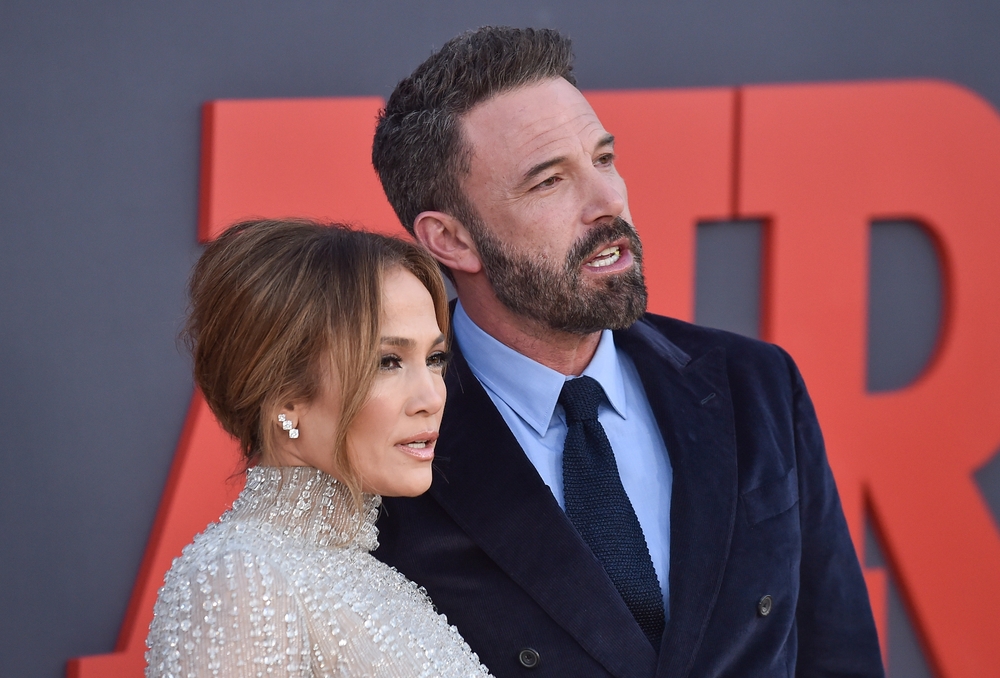 Ben Affleck „hajlandó milliókat veszíteni” csak, hogy minden kapcsolatot megszakítson Jennifer Lopezzel