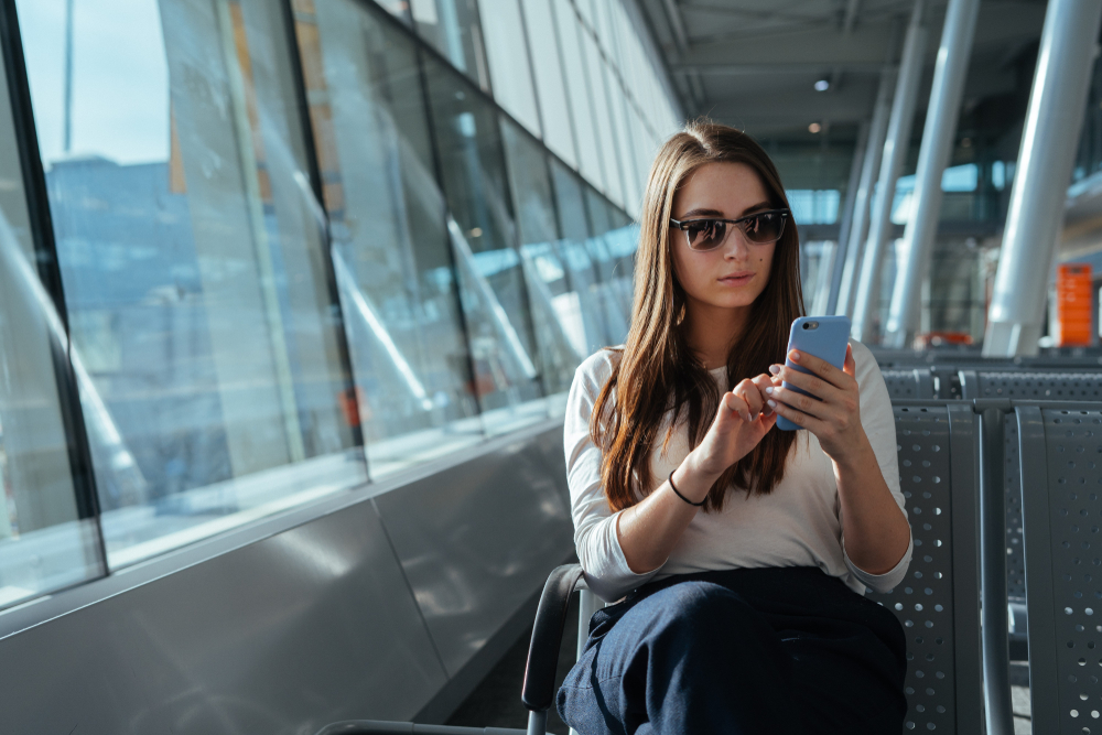 Szakértő szerint ezt a kiegészítőt soha ne viseljük a repülőn