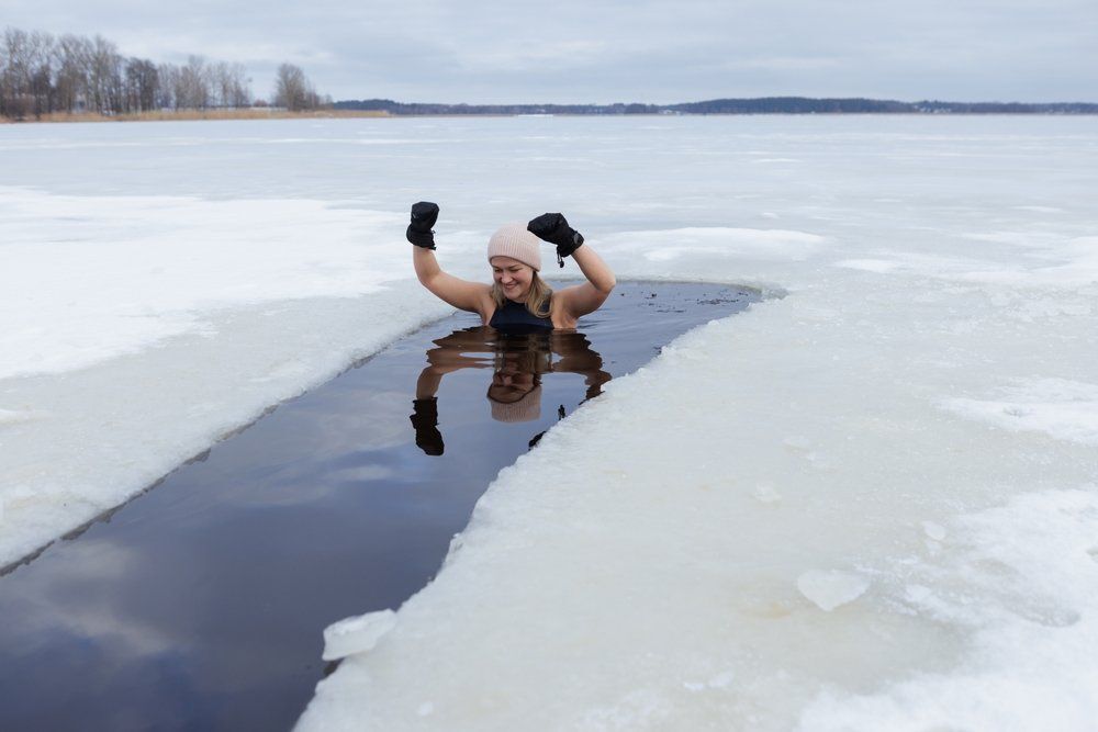 Jégfürdő: egészségmegőrzés vagy fagyos őrület?