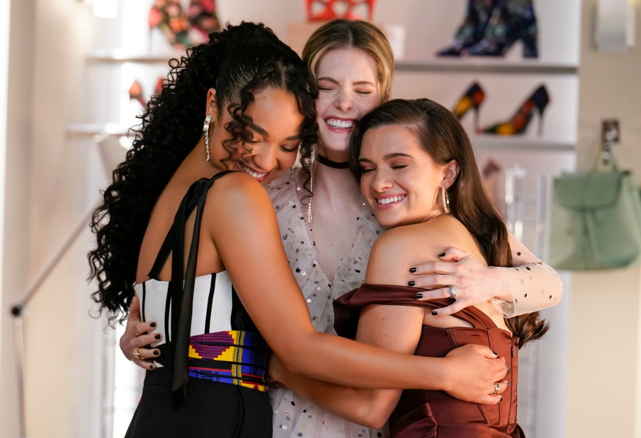 Film készülhet A Fehér Lótusz-sztár népszerű sorozatából