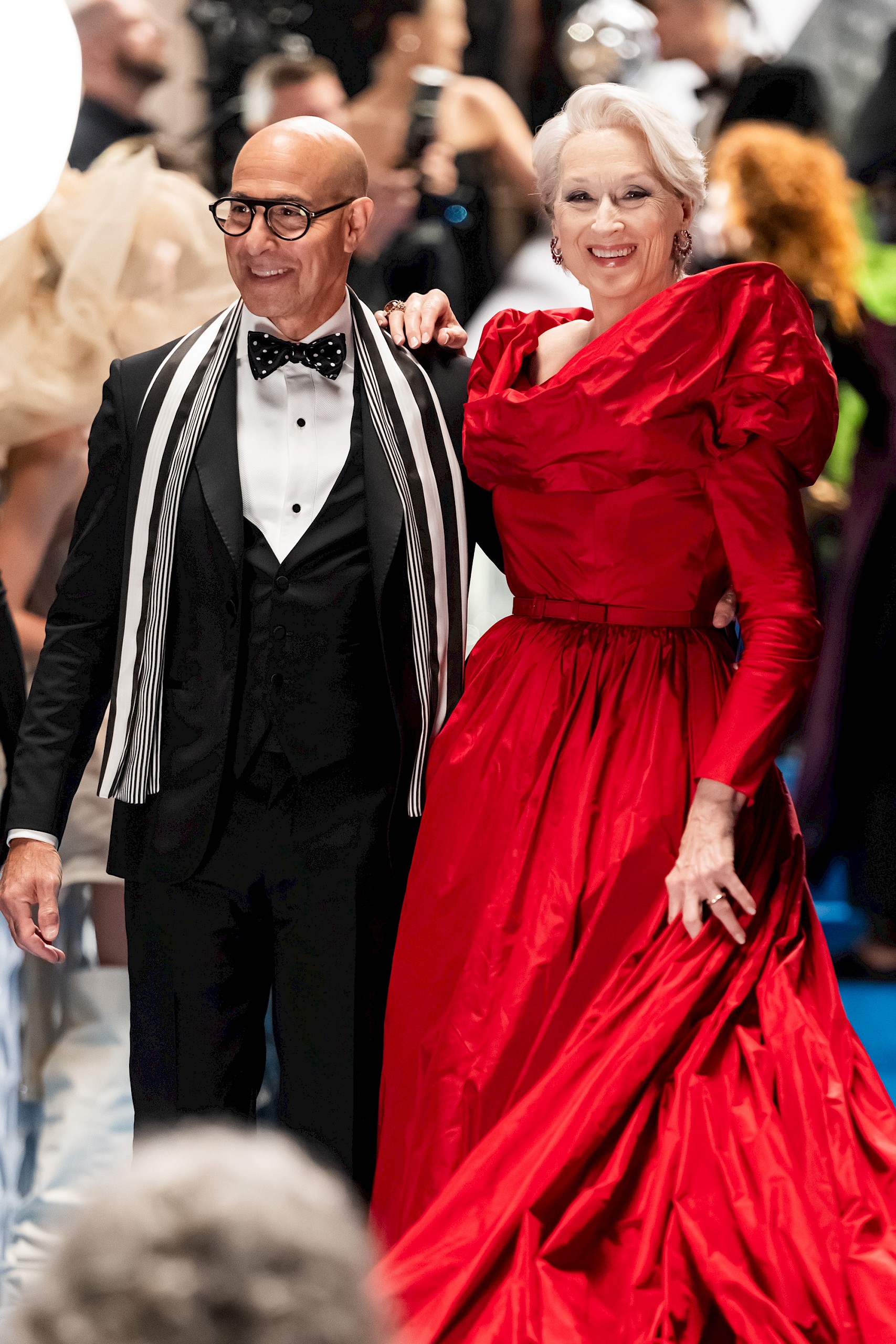 Lehengerlő ruhakölteményekben pompáznak Az ördög Pradát visel 2. sztárjai az új forgatási fotókon