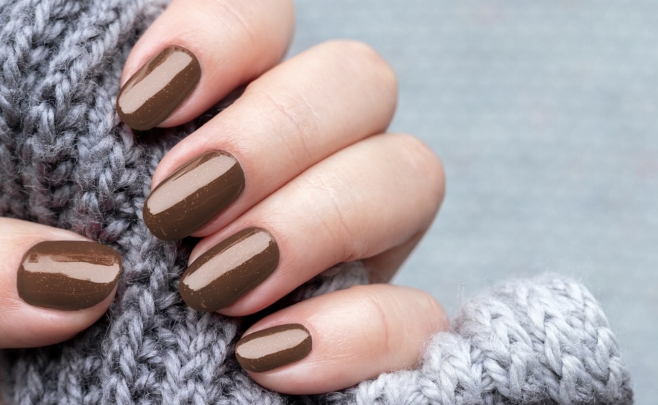 Ezek az árnyalatok és minták uralják az őszi körömdivatot