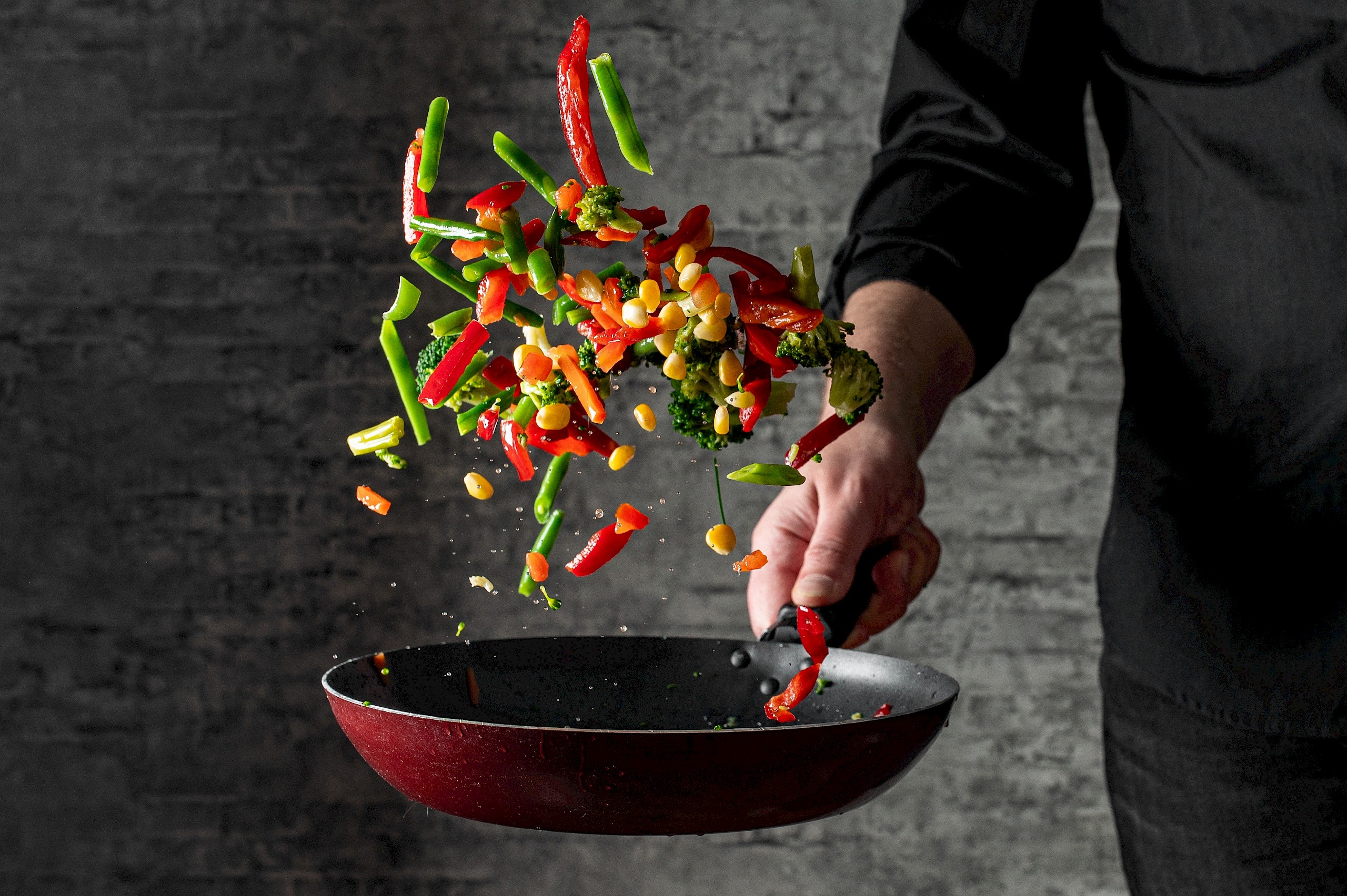 Nagy hibát követsz el, ha ezeket az ételeket tapadásmentes serpenyőben készíted