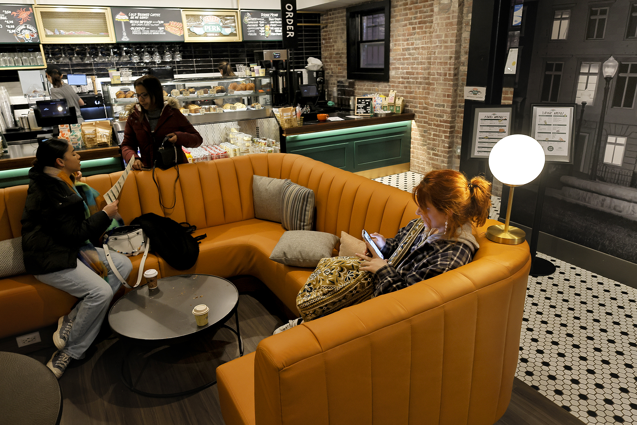 New Yorkban is megnyitja kapuit a Jóbarátok ikonikus helyszíne