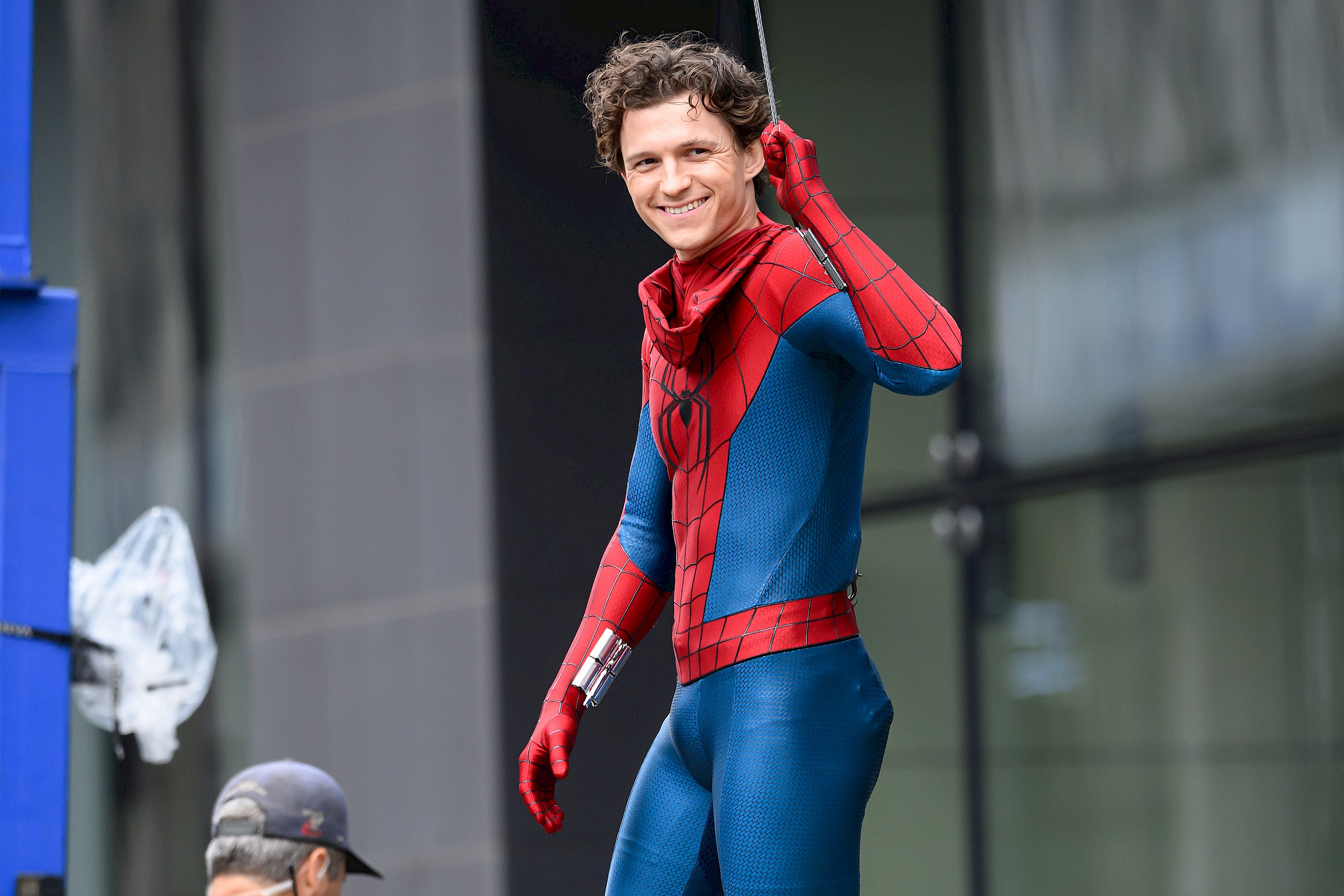 Tom Holland agyrázkódást szenvedett a Pókember forgatásán, a forgatás leállt