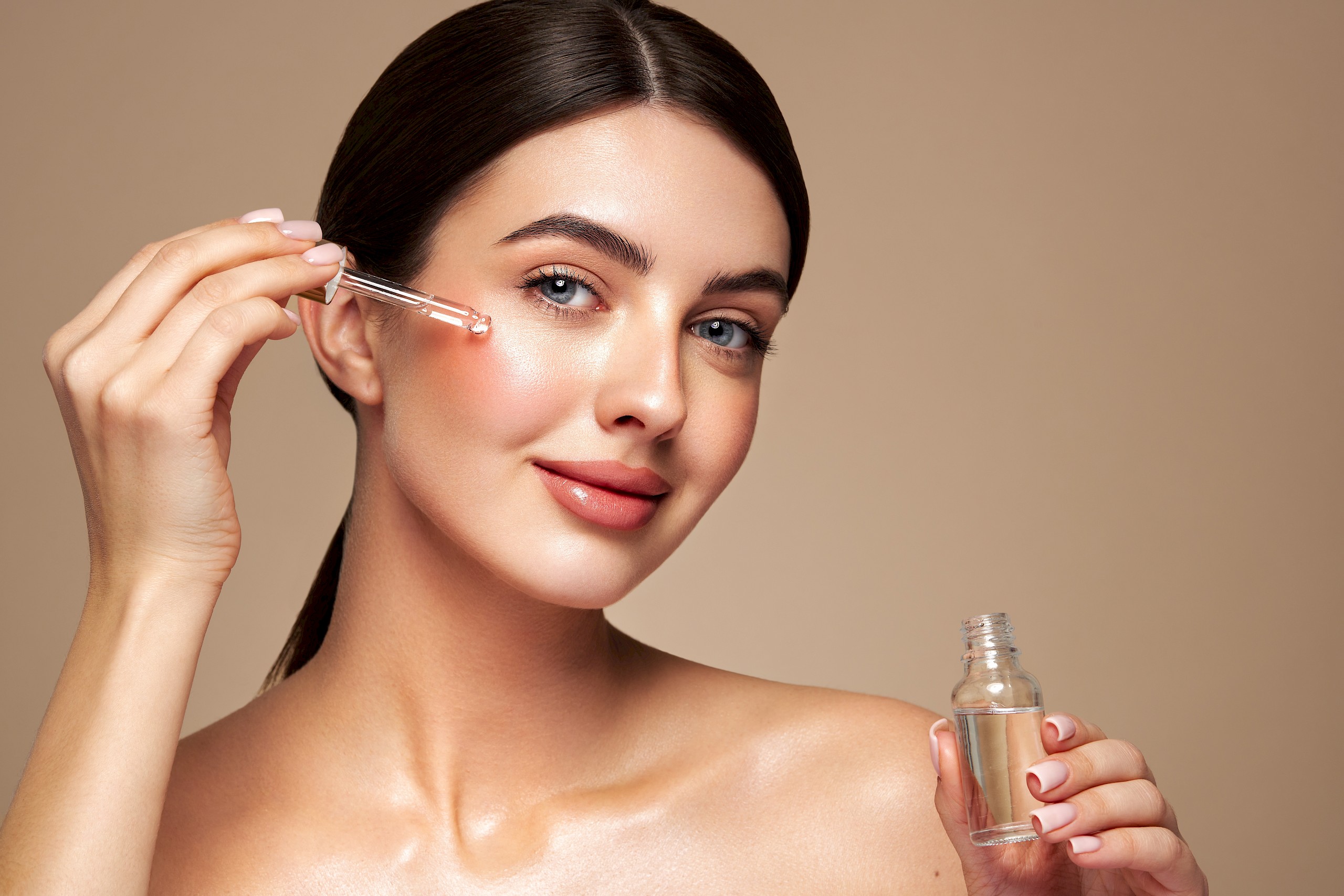 Igyuk vagy a bőrünkre kenjük? Így a leghatásosabb a kollagén