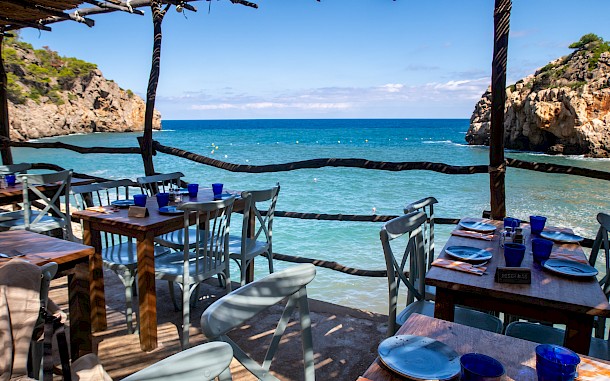 &eacute;tterem terasza Cala Deia, Mallorca / Marina Kryuchina,Shutterstock