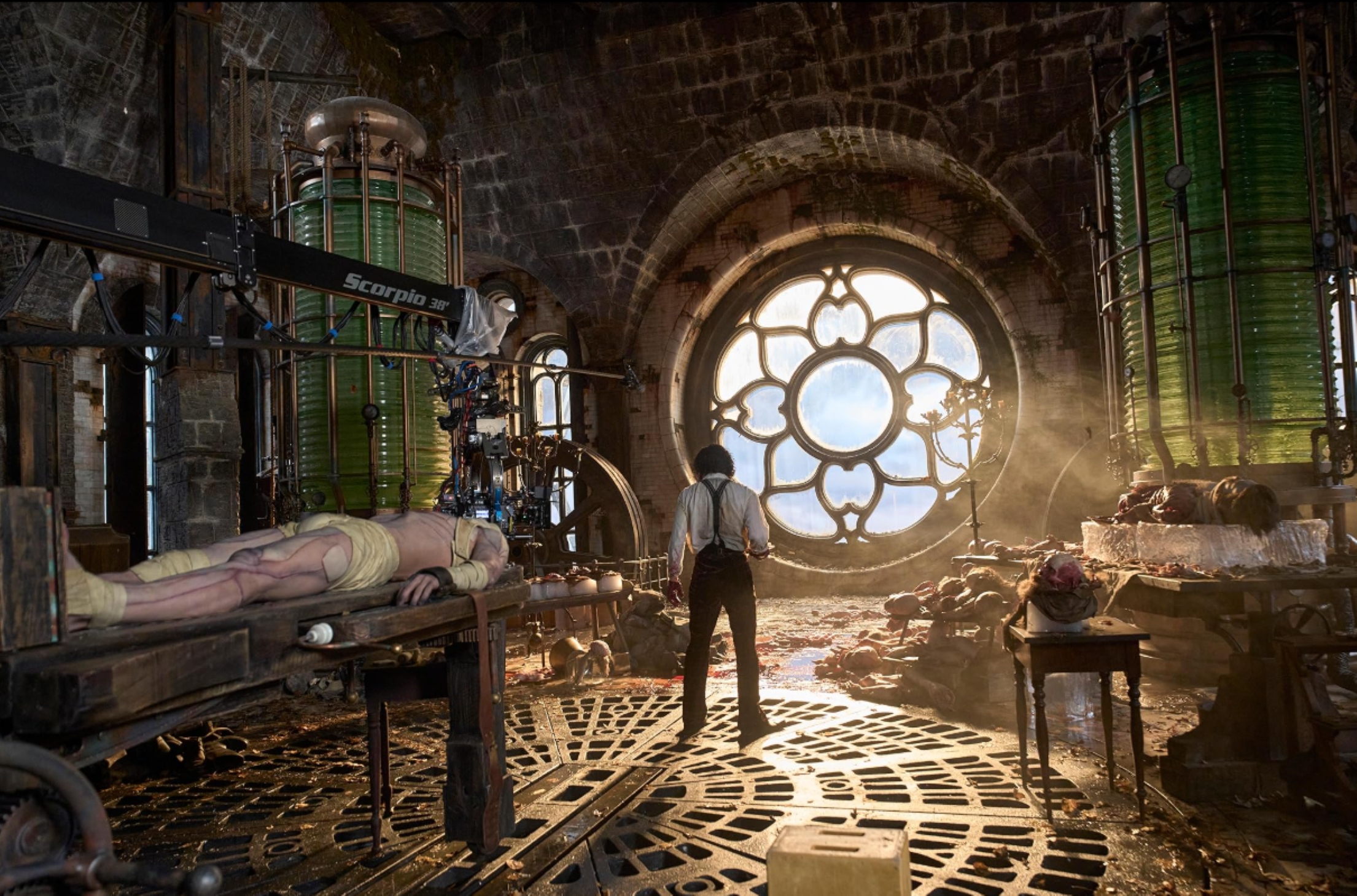 Guillermo Del Toro Frankensteinje végre felfedi, hogy néz ki Jacob Elordi szörnye