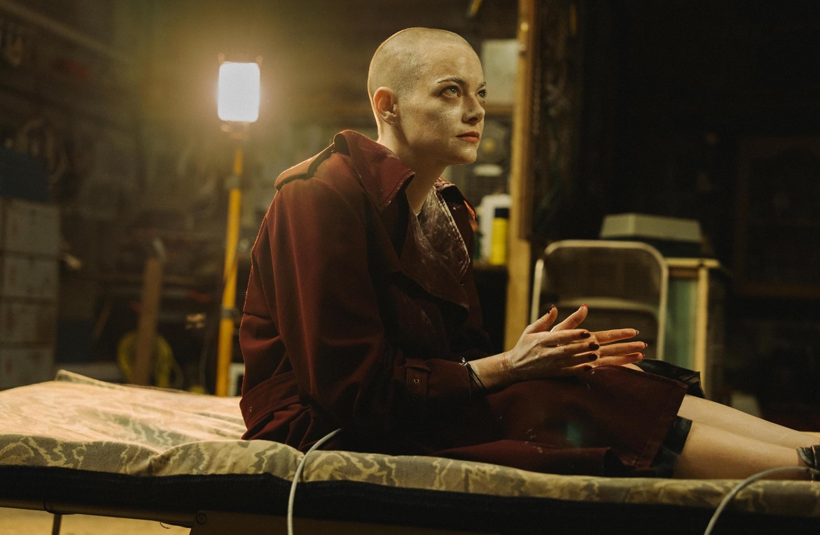 Toxikus főnök vagy földönkívüli? – izgalmas előzetest kapott Emma Stone új filmje, a Bugonia