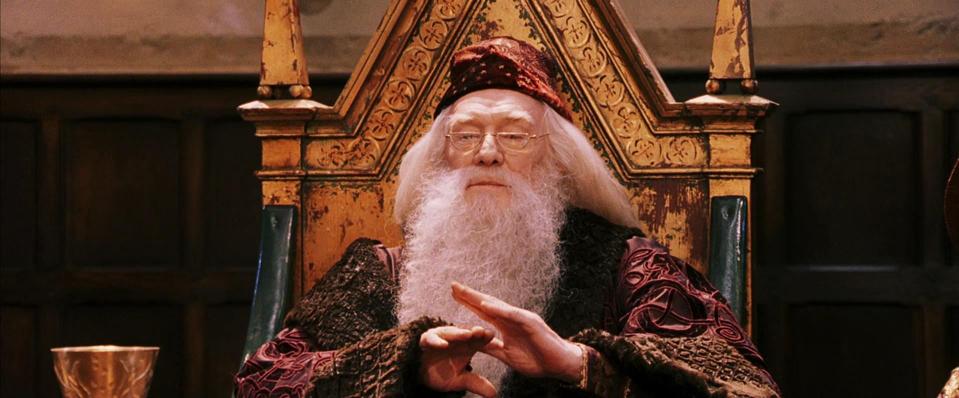 Megérkezett az első fotó John Lithgow Dumbledore-járól a Harry Potter-sorozatban