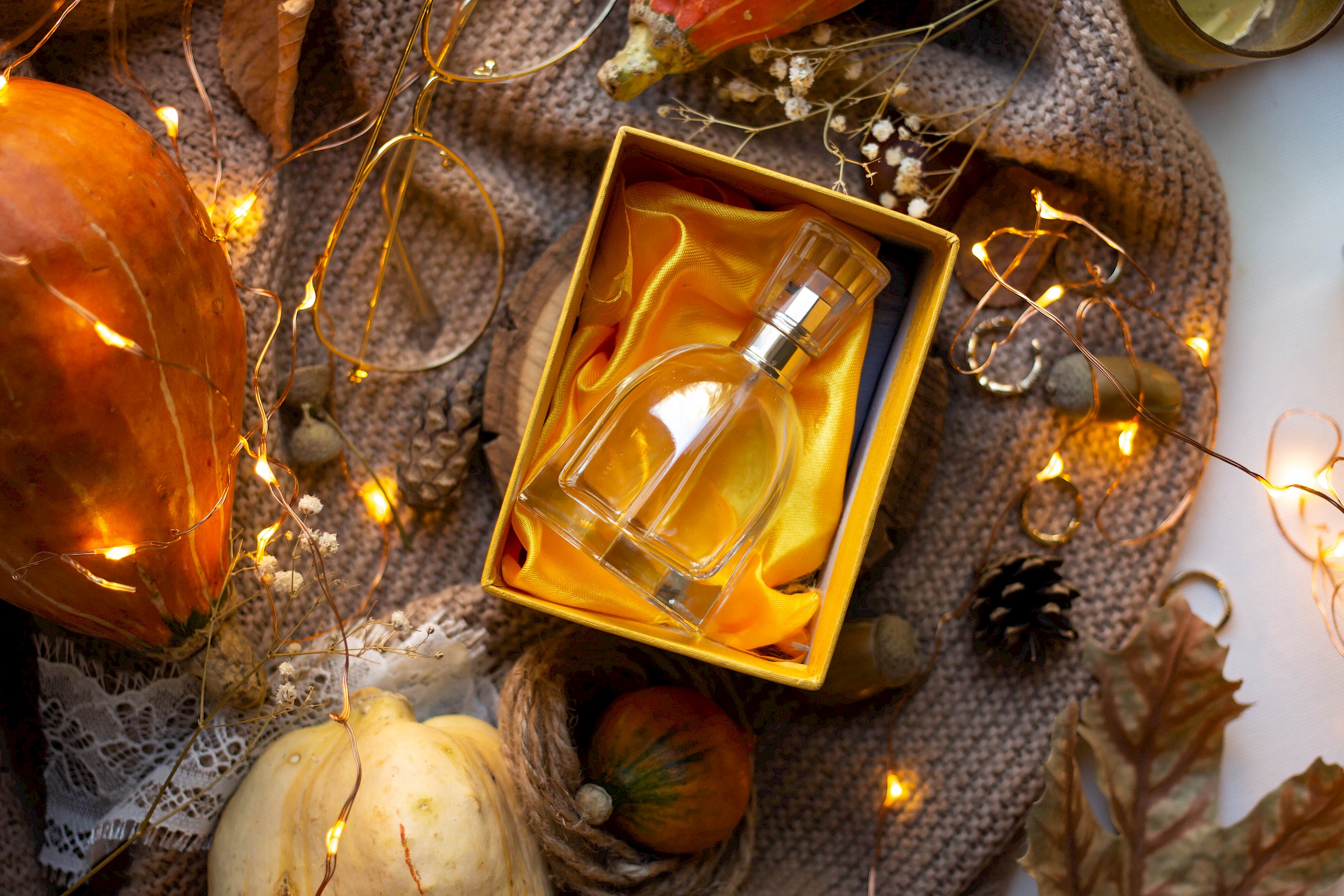 5 parfüm a füstös illatok szerelmeseinek