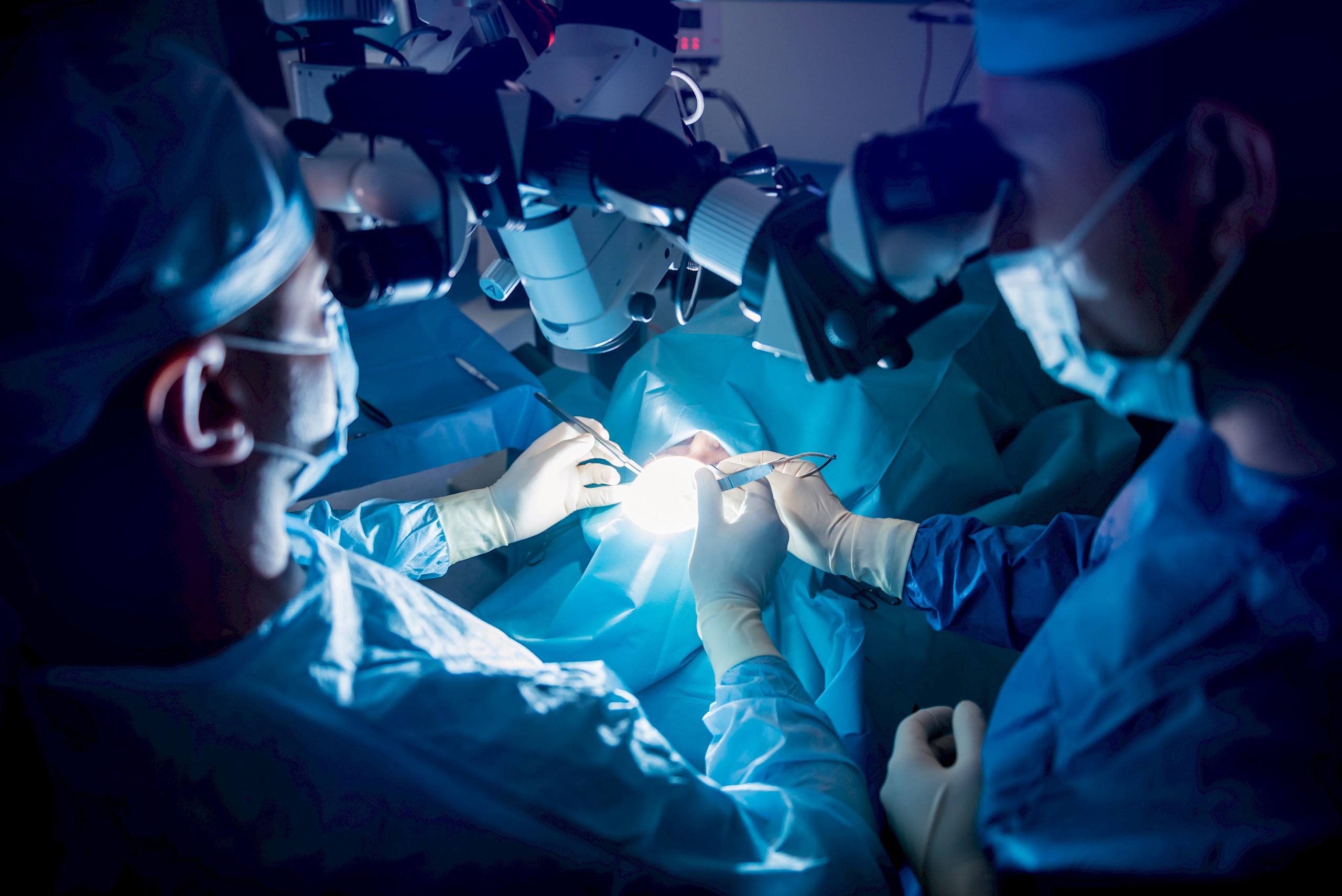 Elképesztő: Parkinson-kórban szenvedő nő klarinétozik agyműtét közben – videó