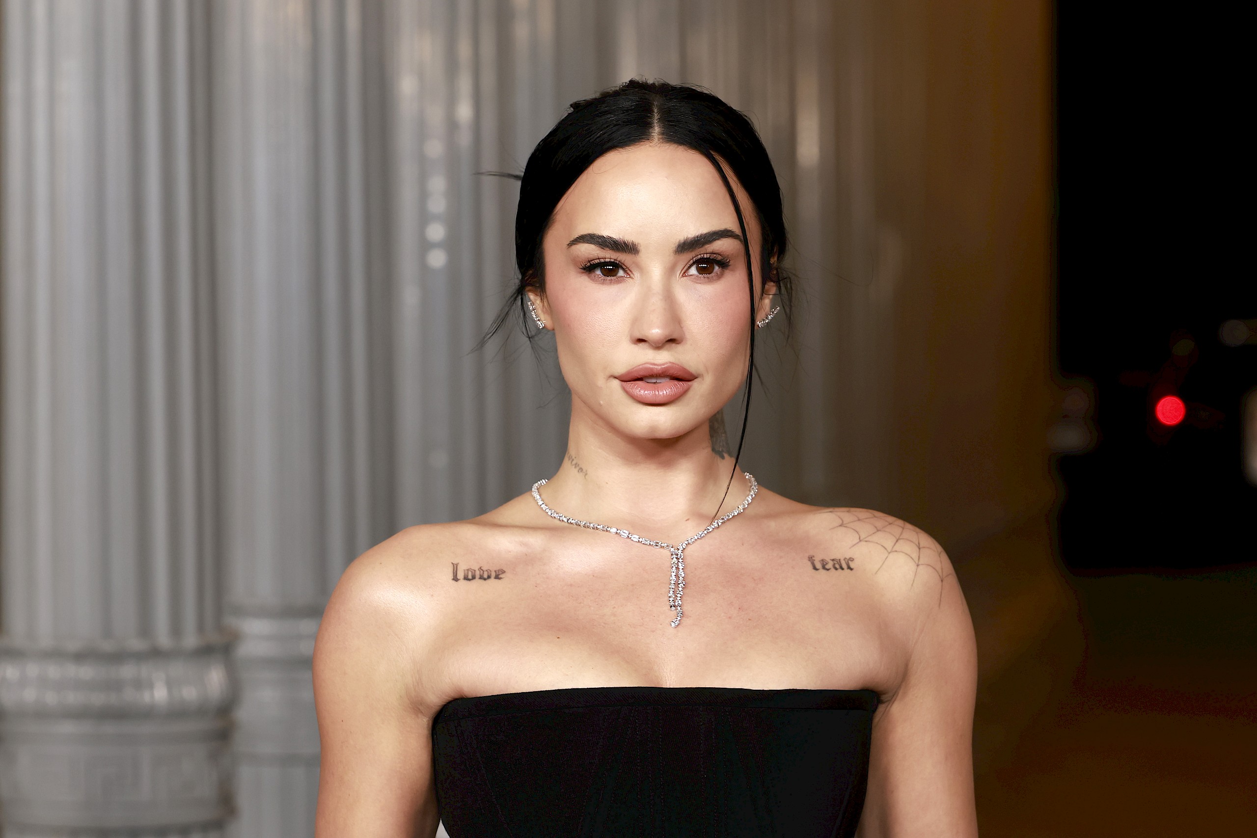 6 bevállalós sztár, aki randiappon kereste a szerelmet (több-kevesebb sikerrel)