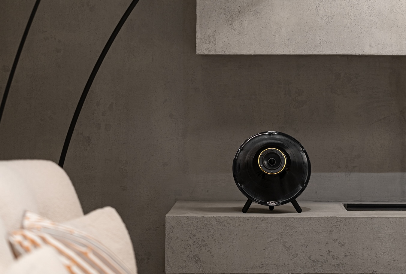 Bakelit, zene, dizájn: így szól a Tipton Sound Saucer