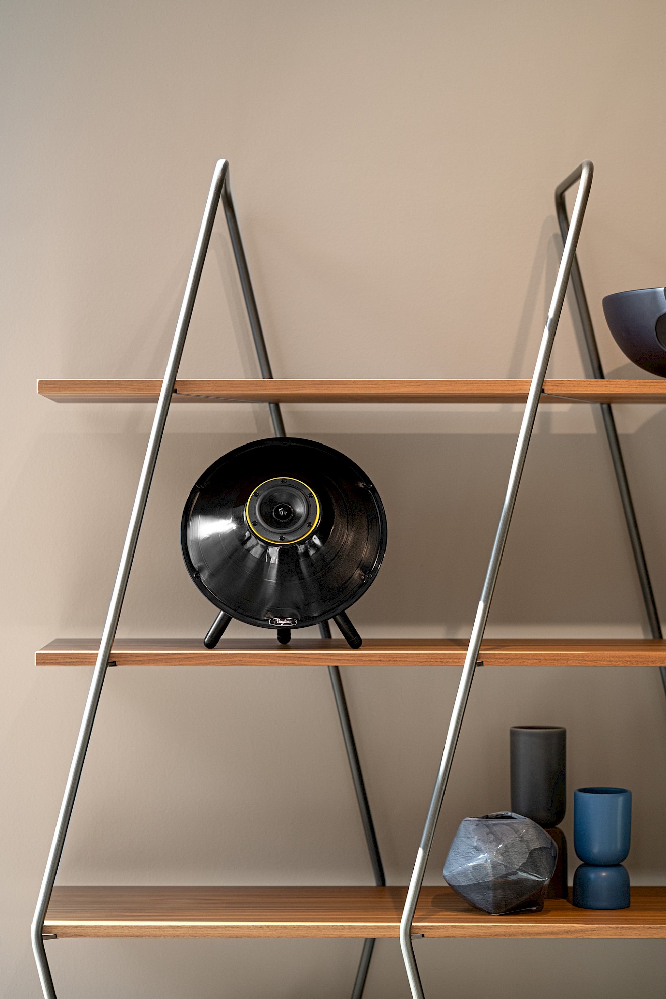 Bakelit, zene, dizájn: így szól a Tipton Sound Saucer