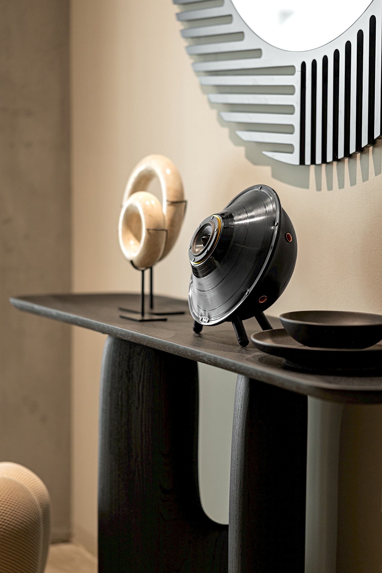 Bakelit, zene, dizájn: így szól a Tipton Sound Saucer