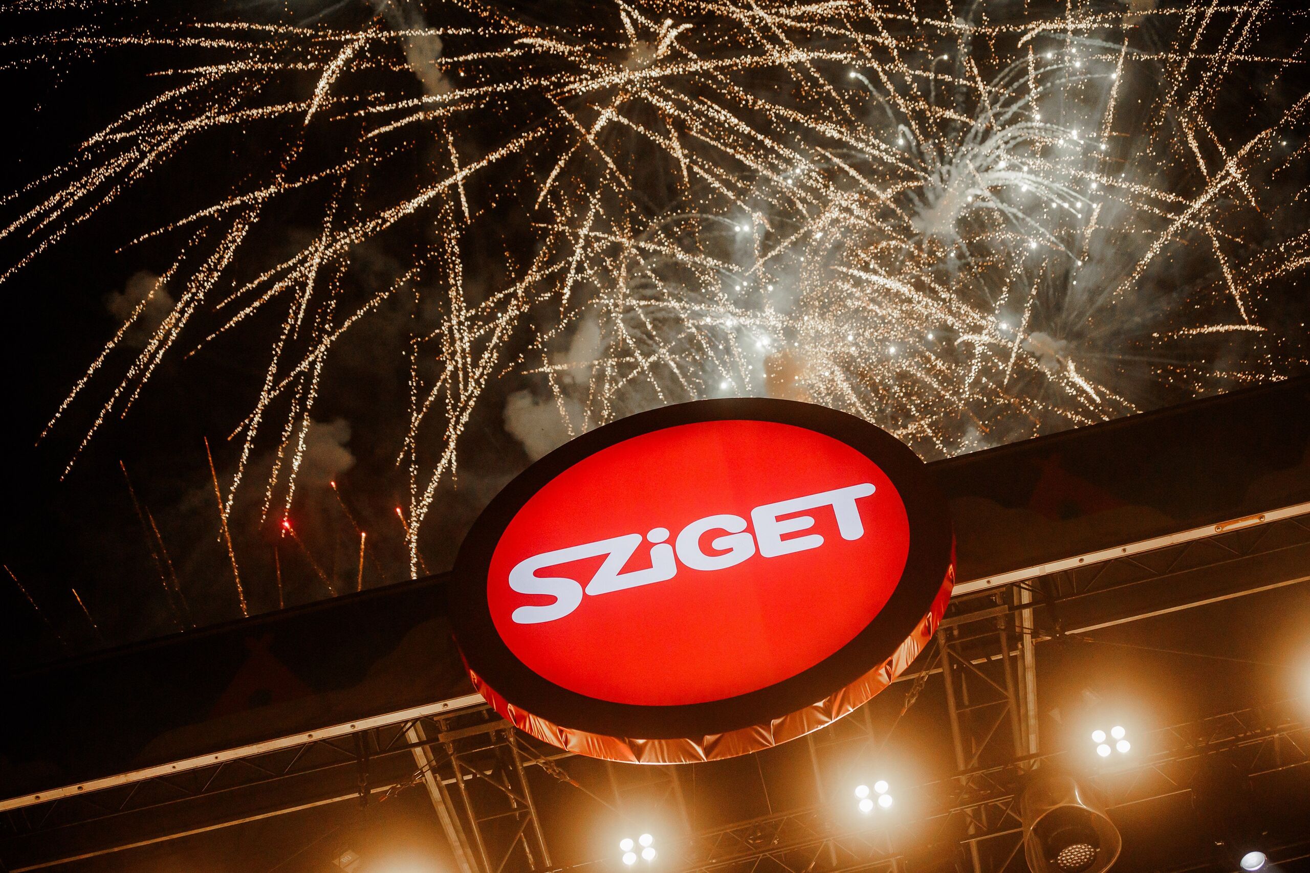 Charli XCX, Chappell Roan, Anyma, Kneecap − itt vannak a 2025-ös Sziget első nevei