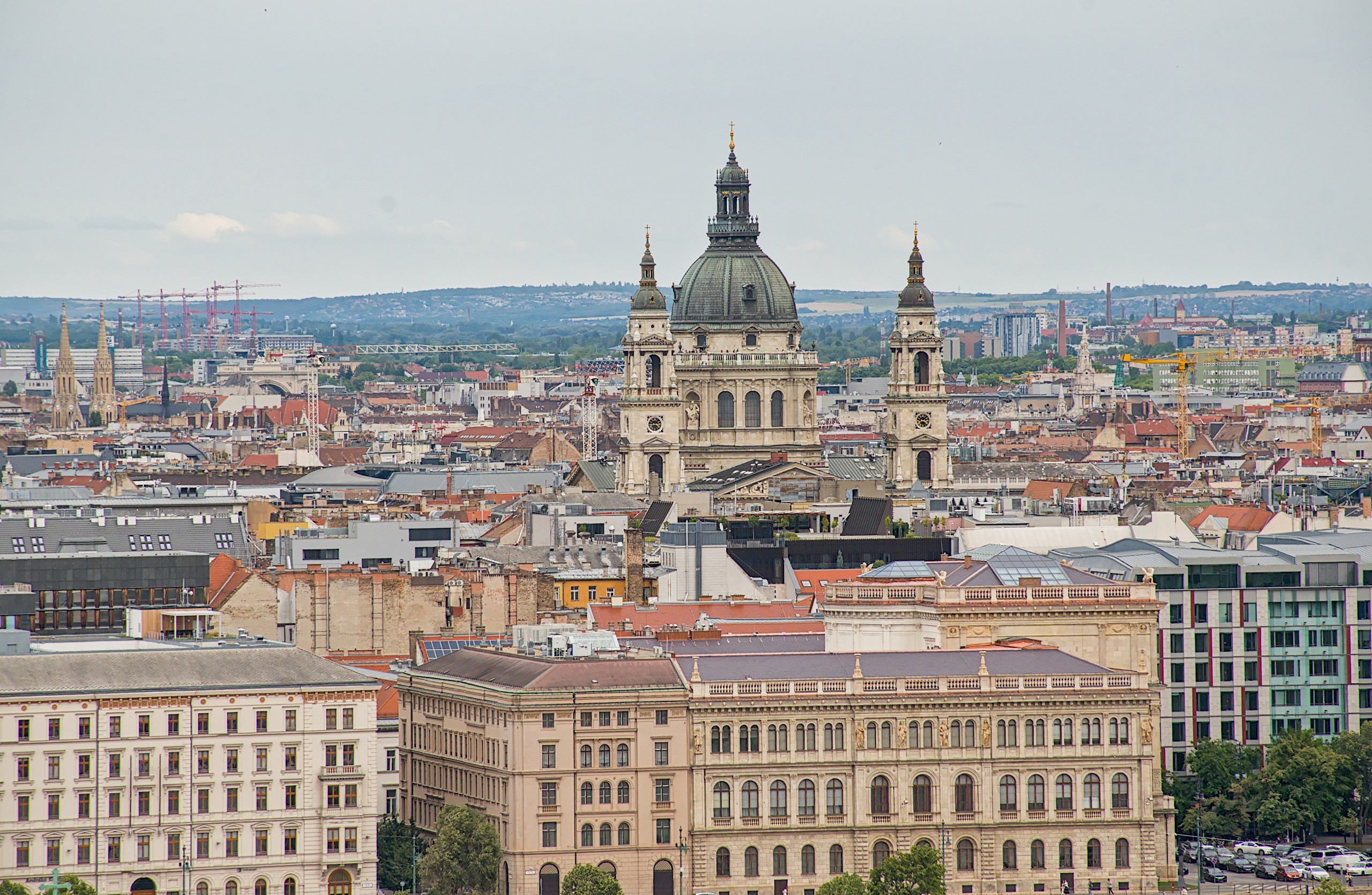 Világsztárok áradoztak Budapestről egy új sorozat kapcsán