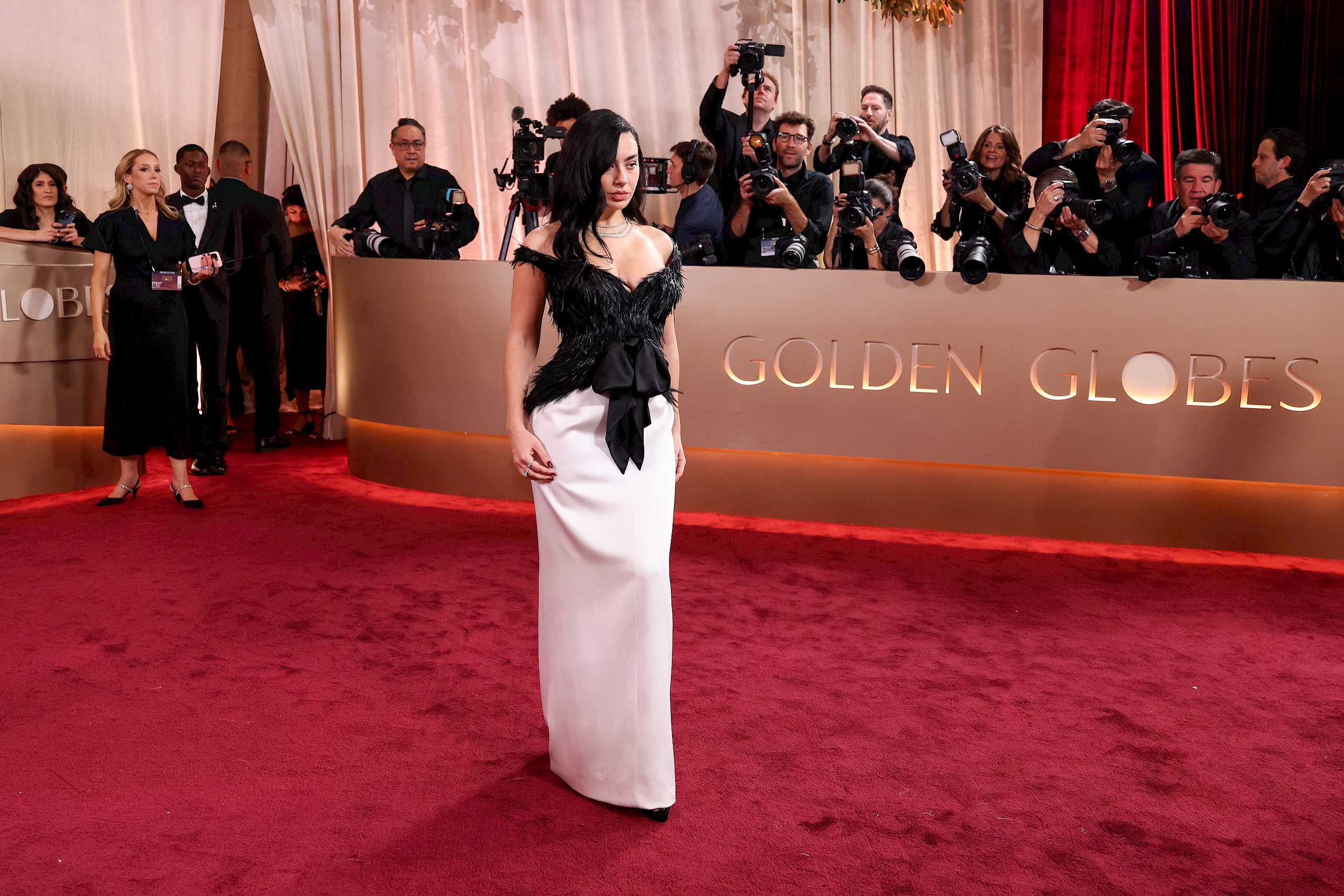 Jennifer Lopez meztelen ruháján túl: a Golden Globe legjobban öltözött sztárjai