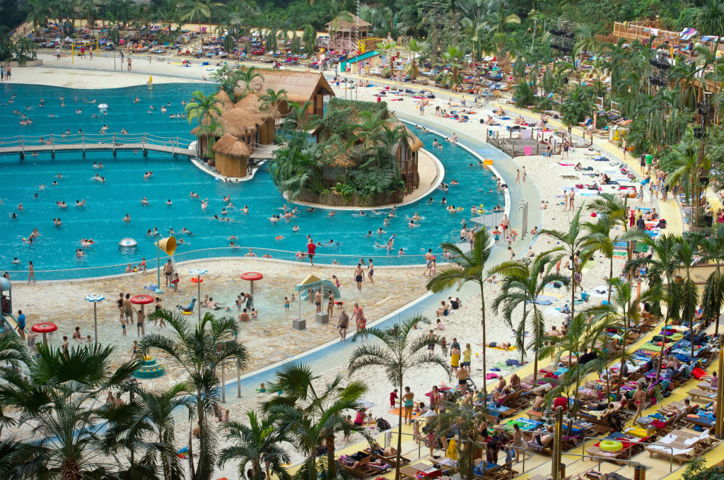 Nem kell messzire utazni: itt találjuk a világ legnagyobb fedett strandját