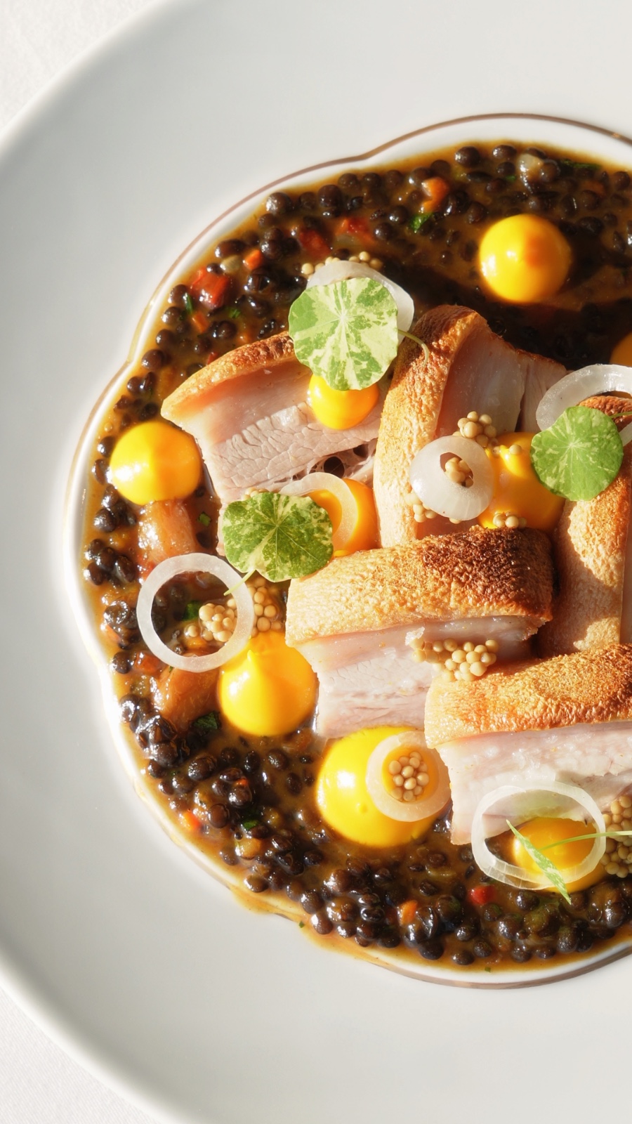 Ősi gyökerektől a tavaszi megújulásig: Narratív séfajánlattal készül a VIRTU Restaurant 2026-ban