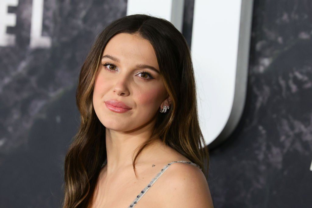 Millie Bobby Brown most először osztott meg képeket az esküvőjéről