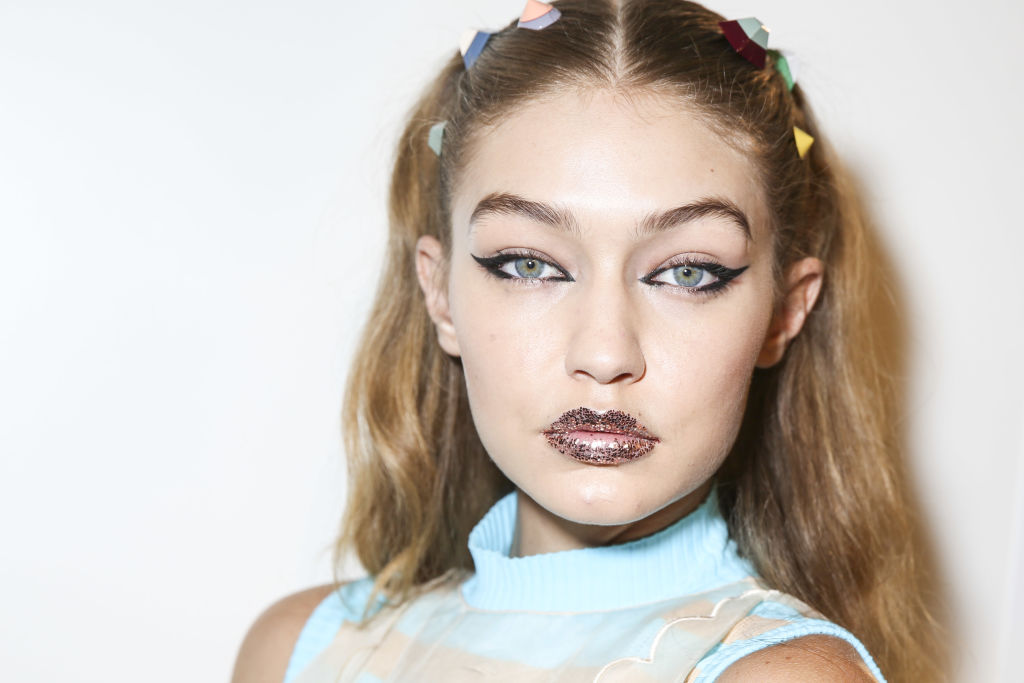 Emlékszel rá? Ez a 2016-os sminktrend újra mindenhol ott van