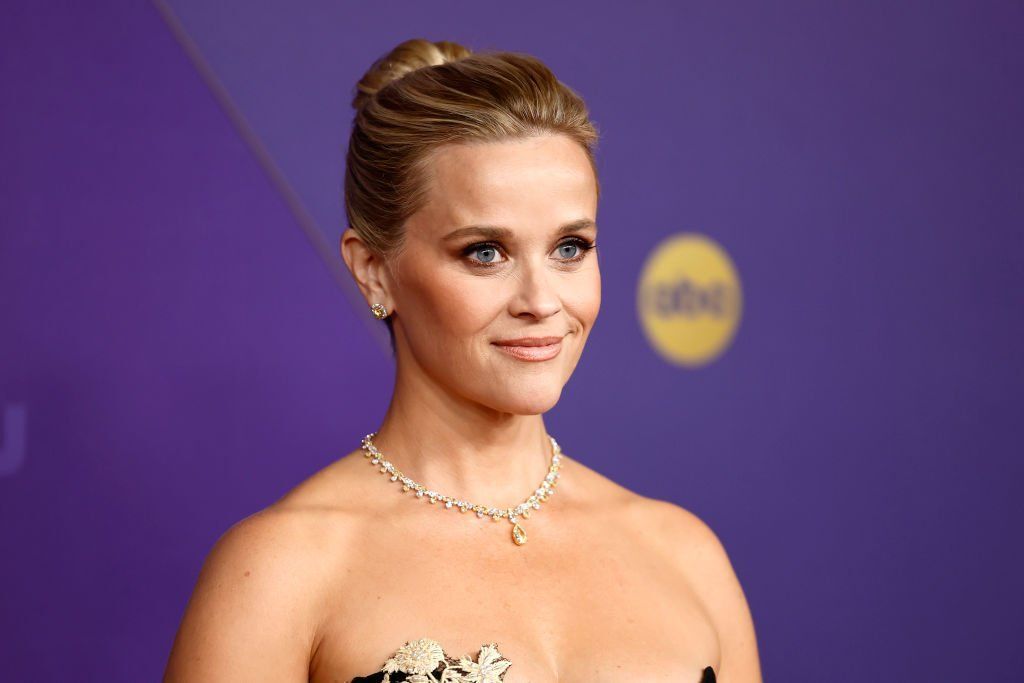Reese Witherspoon nagy fába vágta a fejszéjét: jön az első regénye