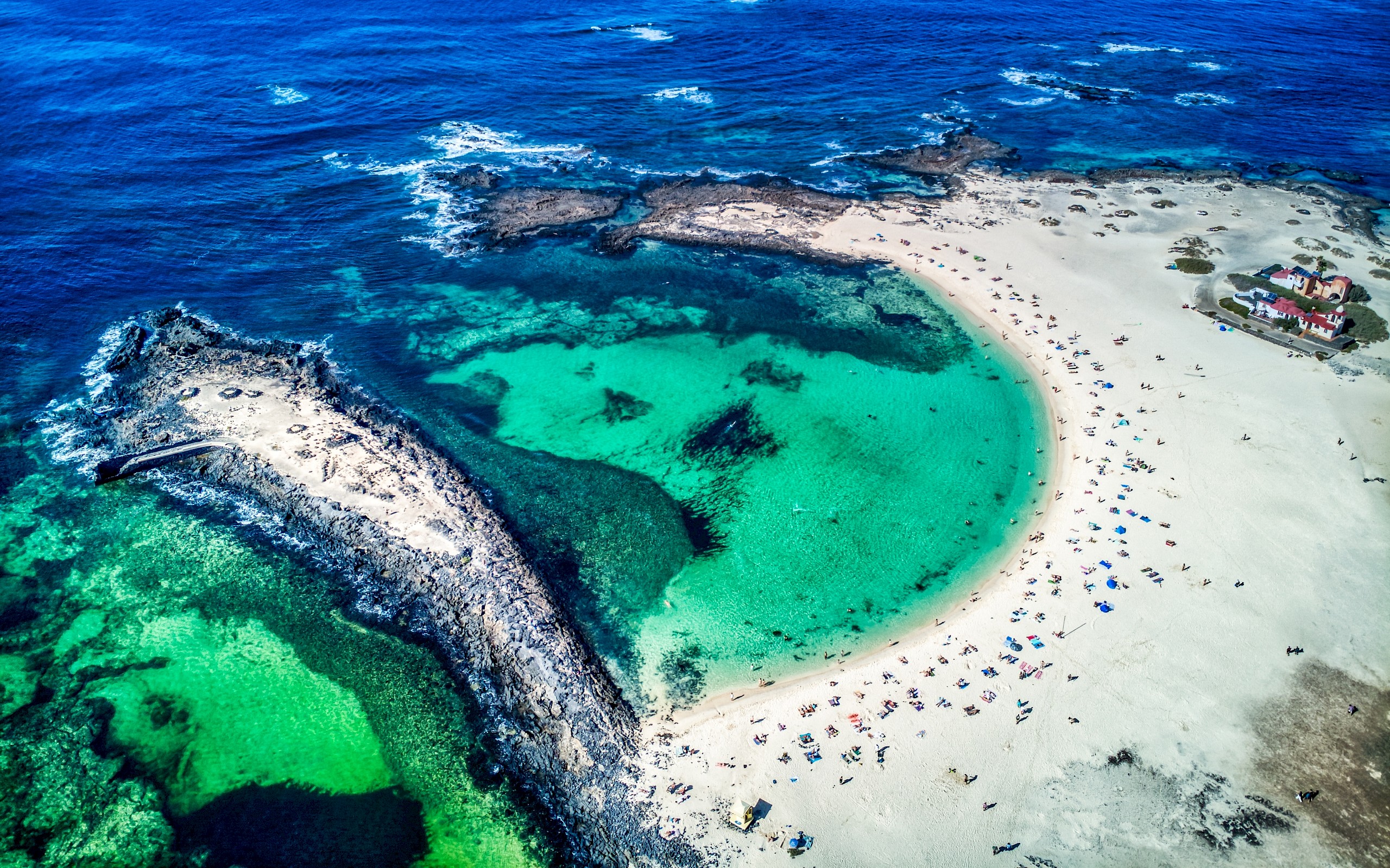 Párizs labdába sem rúghat: ez a sziget most a világ legromantikusabb úti célja