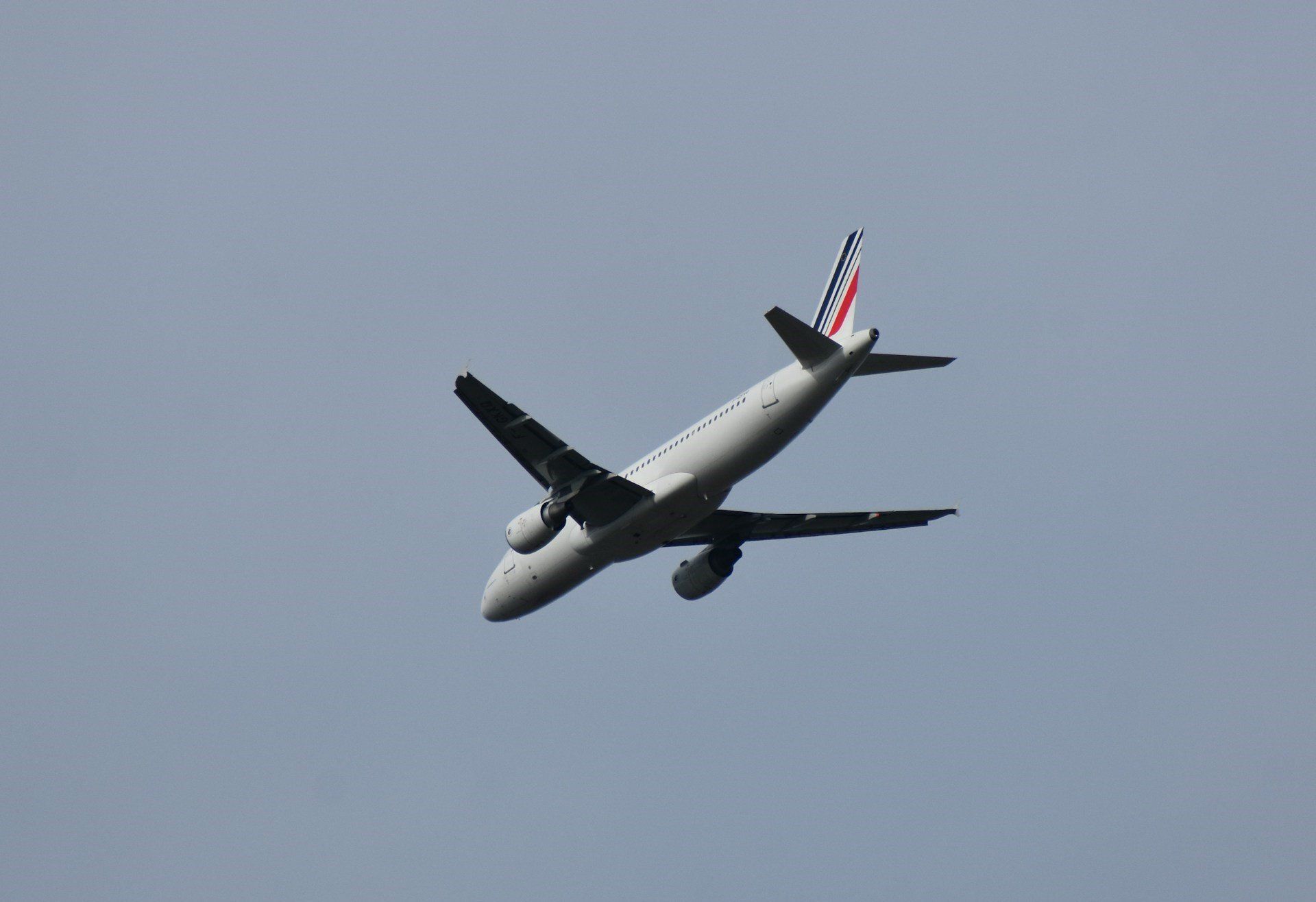 Egy európai légitársaság nem kínál többé ingyenes ételeket