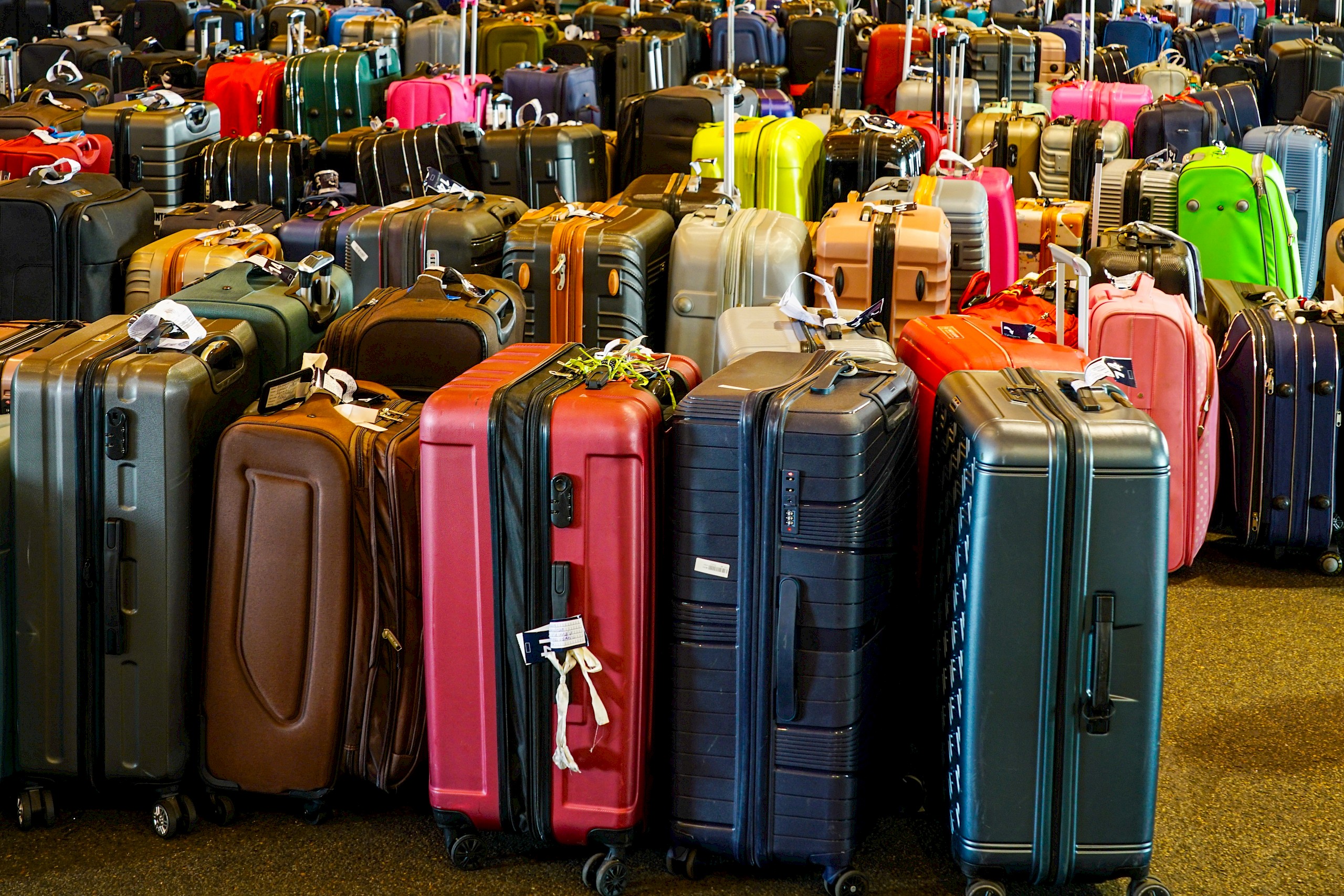 Ezt a bőröndtípust lopják el leggyakrabban egy biztonsági szakértő szerint