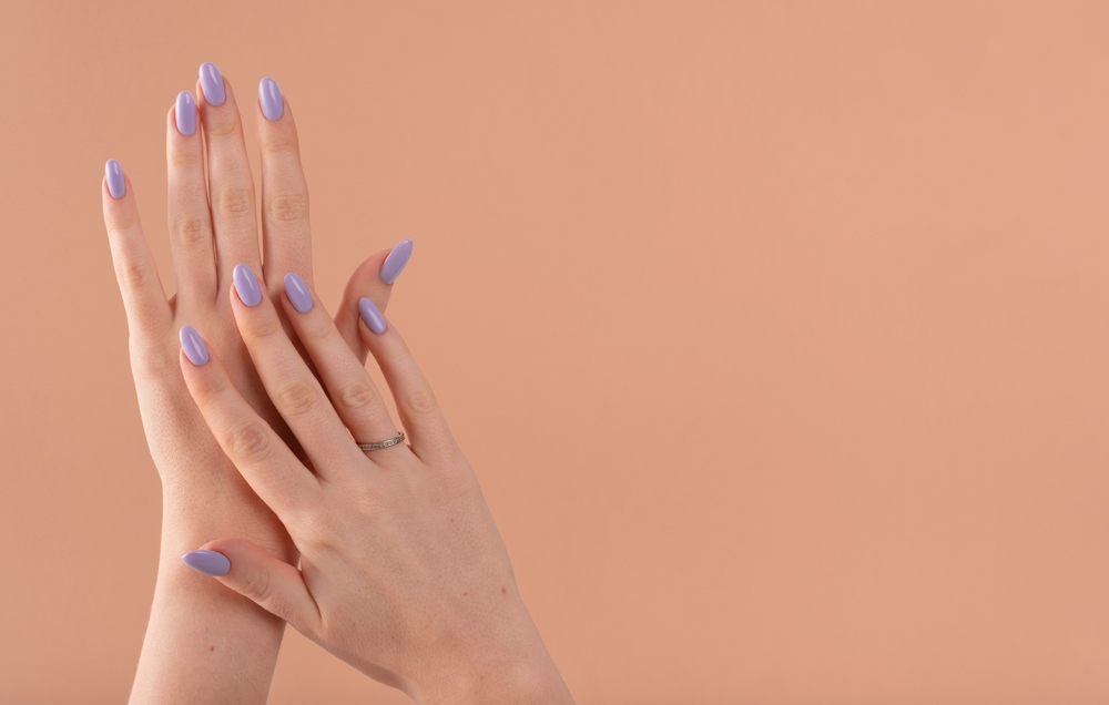 2026 tavaszi körömtrendek: 7 szín, ami hódít – és 7, amit felejts el