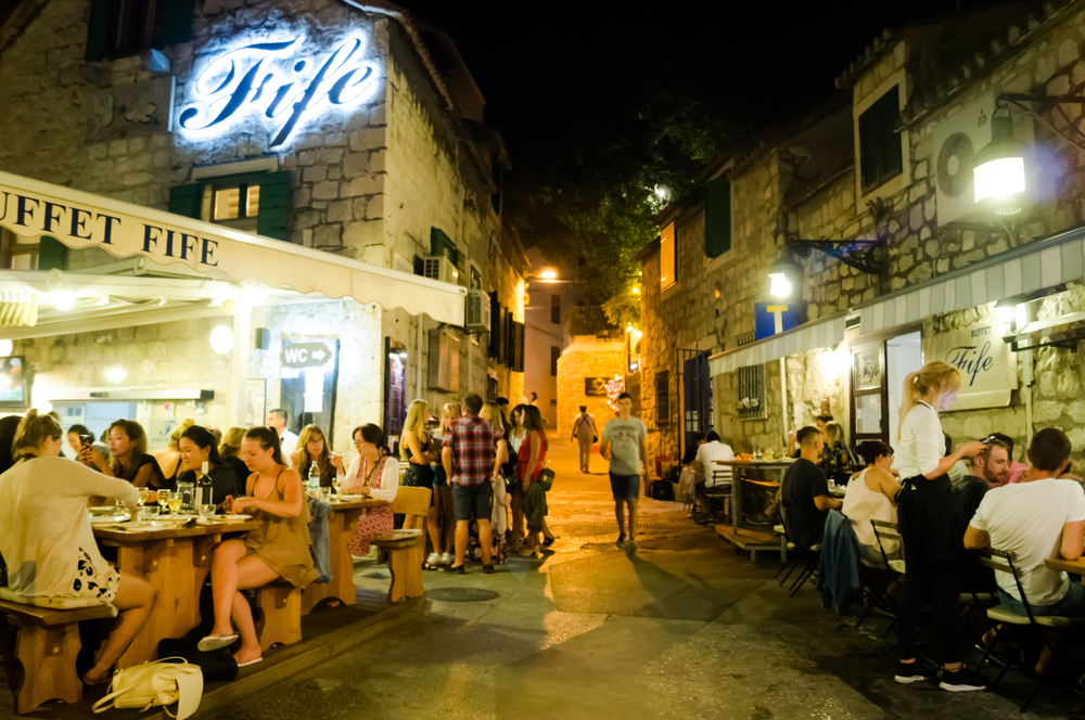 Alkoholtilalom jöhet a magyarok kedvenc horvát üdülővárosában