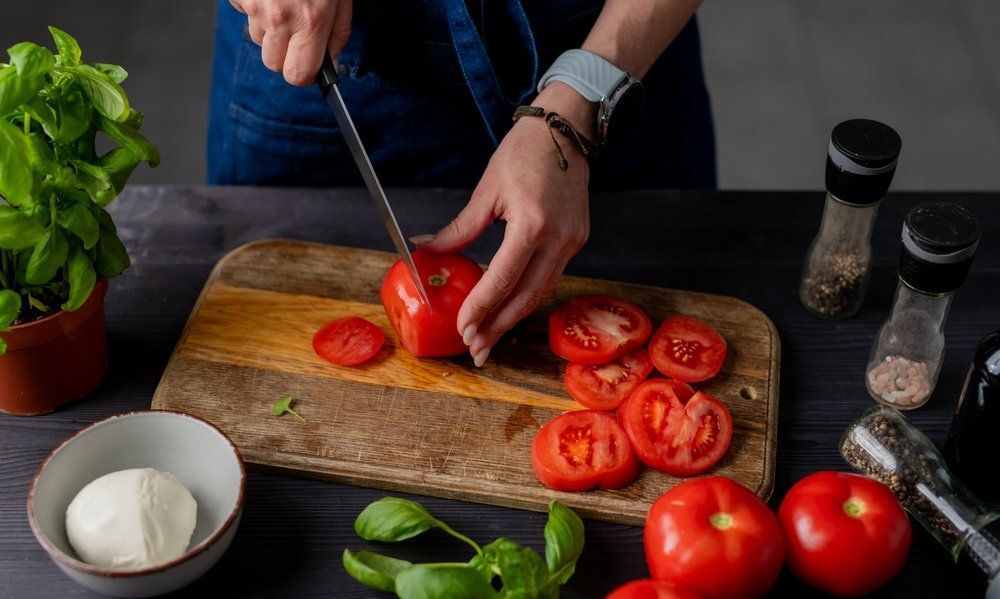 Lehet, hogy eddig te is rosszul vágtad fel a paradicsomot? Így csináld