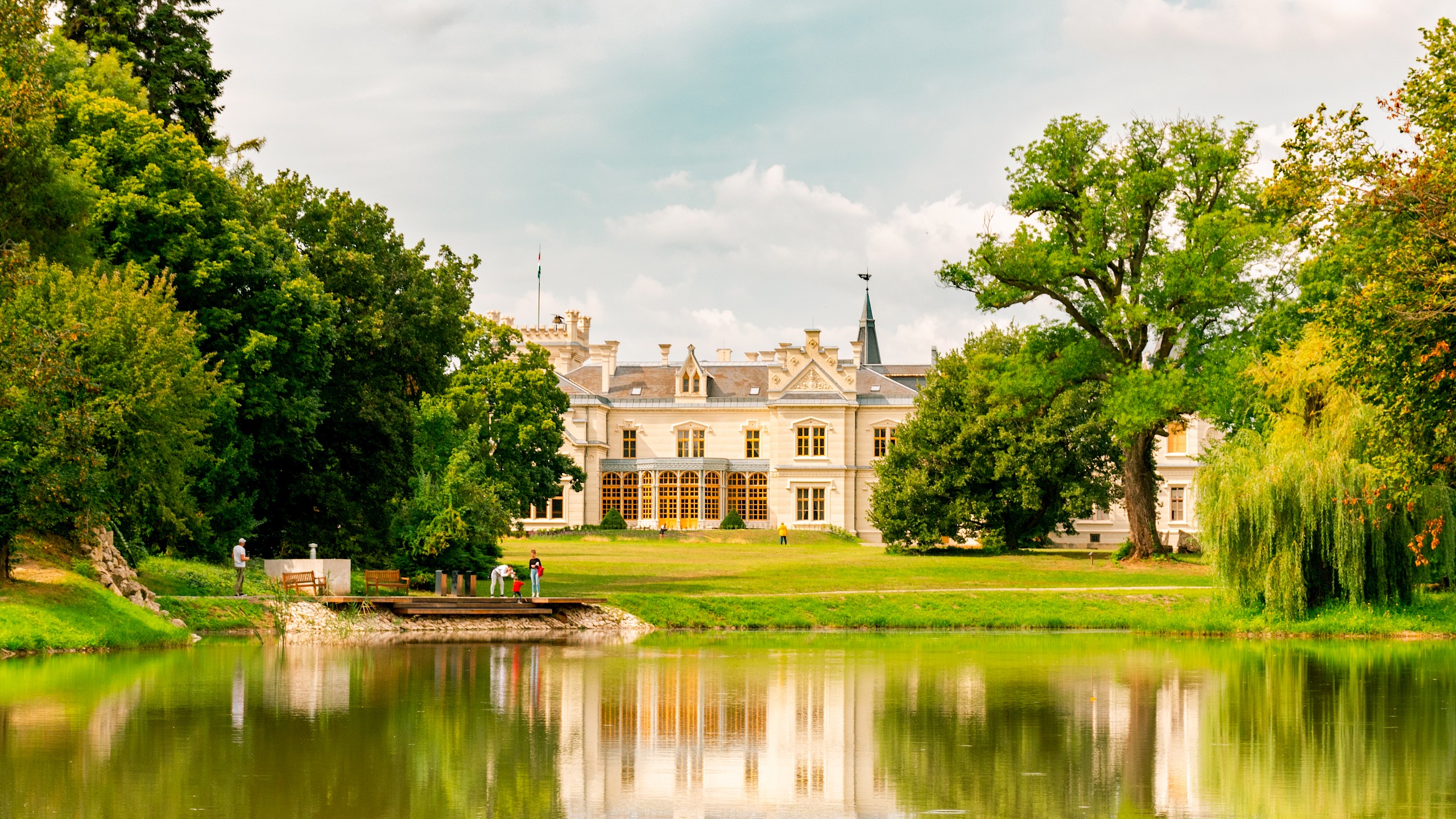 5 magyar kastélypark, ahová tavasszal érdemes ellátogatni