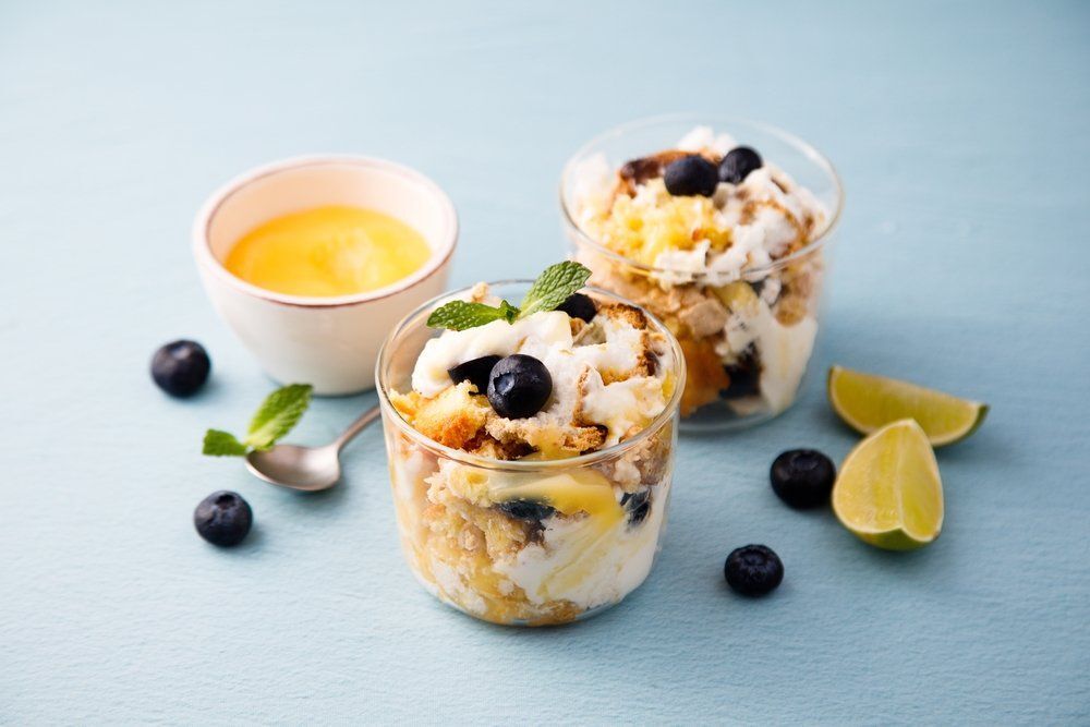 Könnyű és frissítő: Citromos-áfonyás krémdesszert