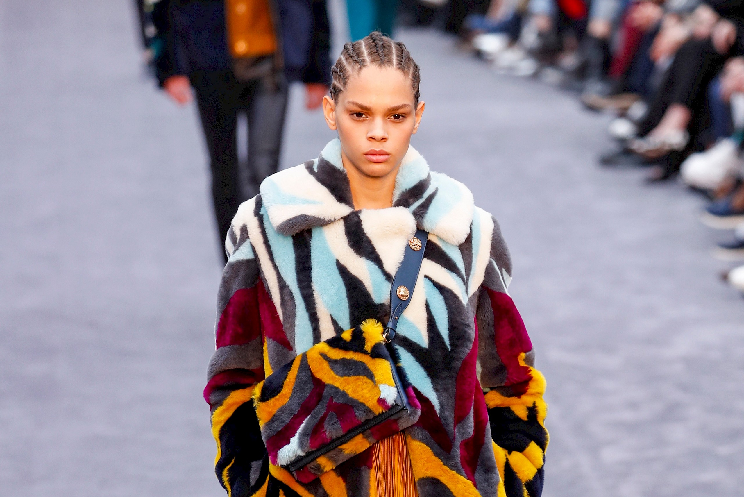 Felejtsd el a leopárdmintát: ez az állatminta uralja a tavaszi trendeket