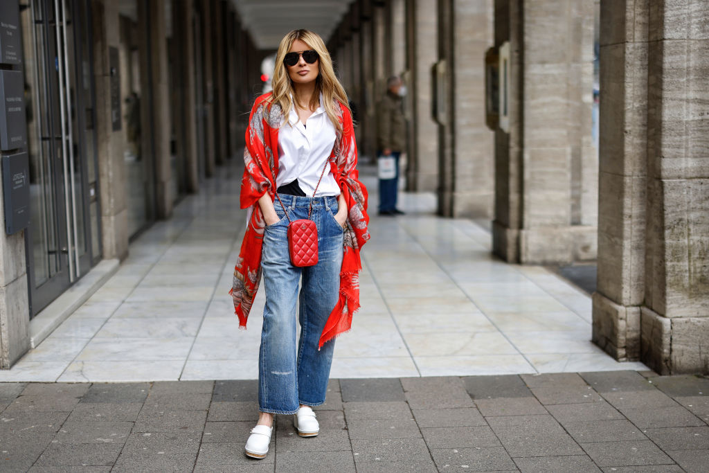 Meglepő farmertrend hódít, amit így viselhetsz stílusosan