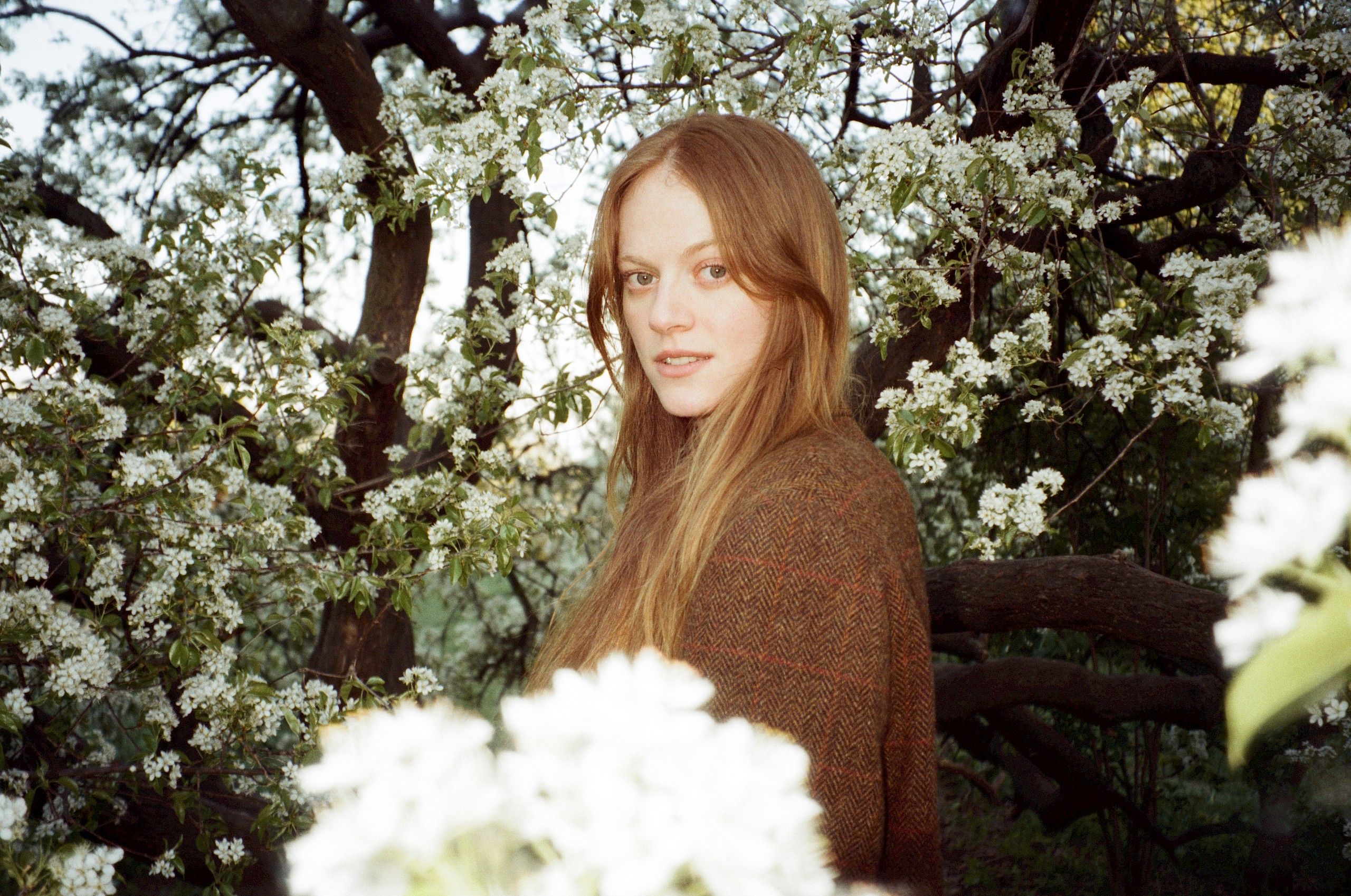 Amikor egy táncos megtalálja a saját hangját – interjú Jurák Bettina Rose-zal