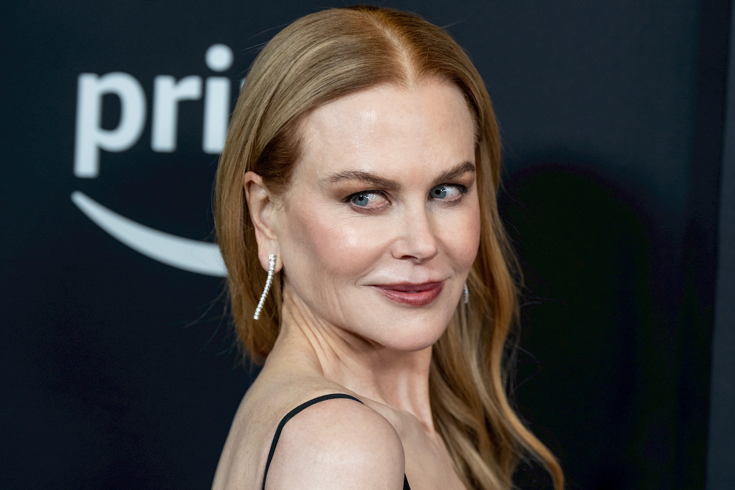 Nicole Kidman ikonikus szőke haját élénk, nosztalgikus árnyalatra cserélte