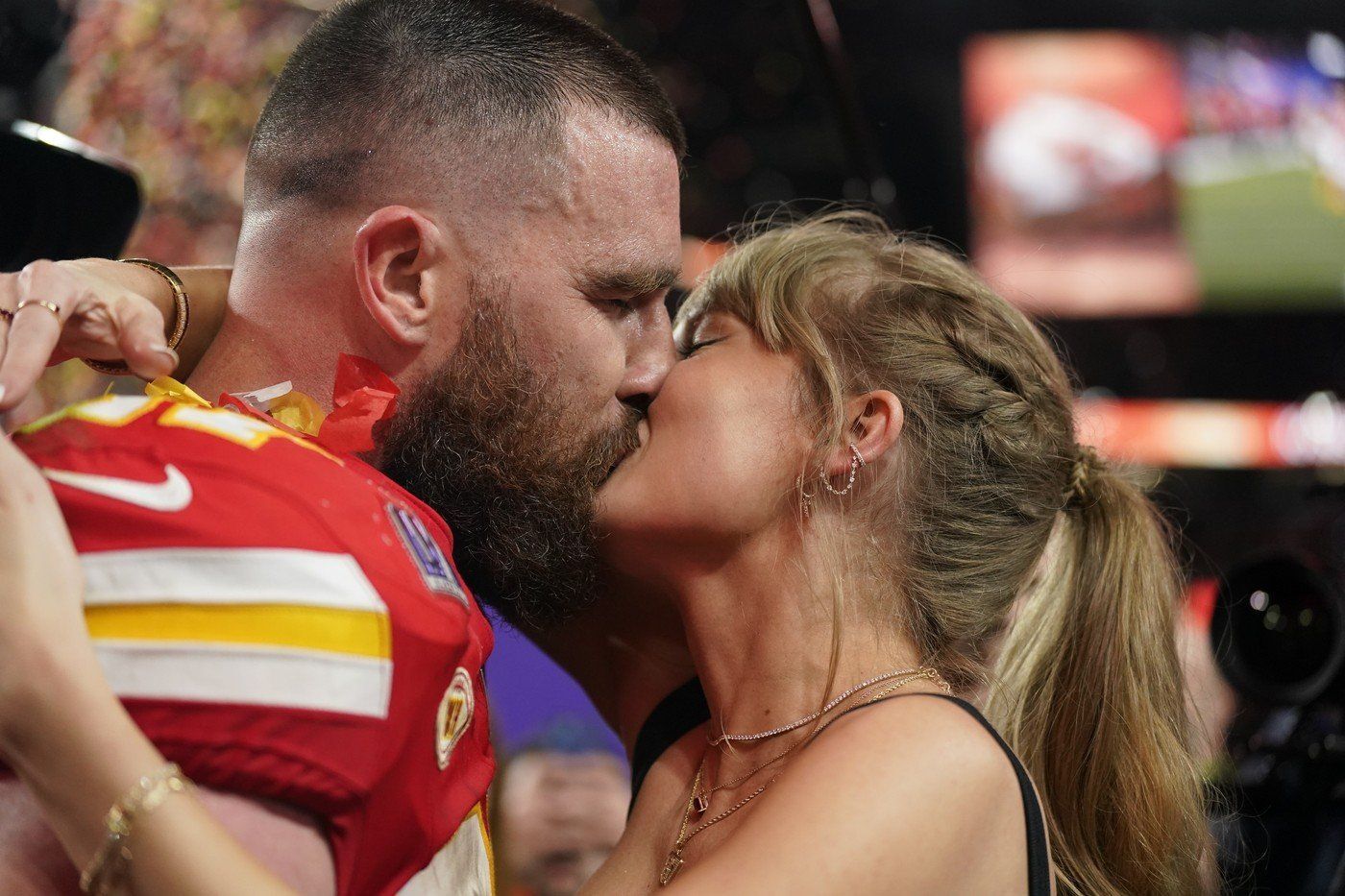 Taylor Swift megváltoztatta Travis Kelce-t az edzője szerint