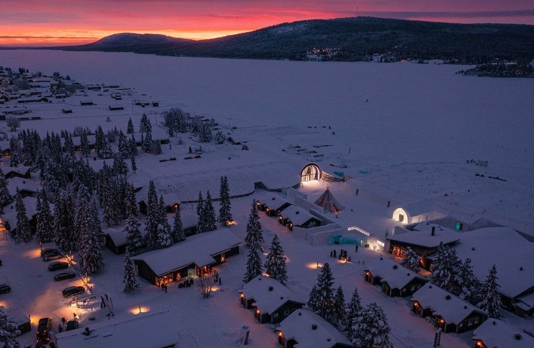 Teljes egészében jégből készült szálloda nyílt egy európai országban