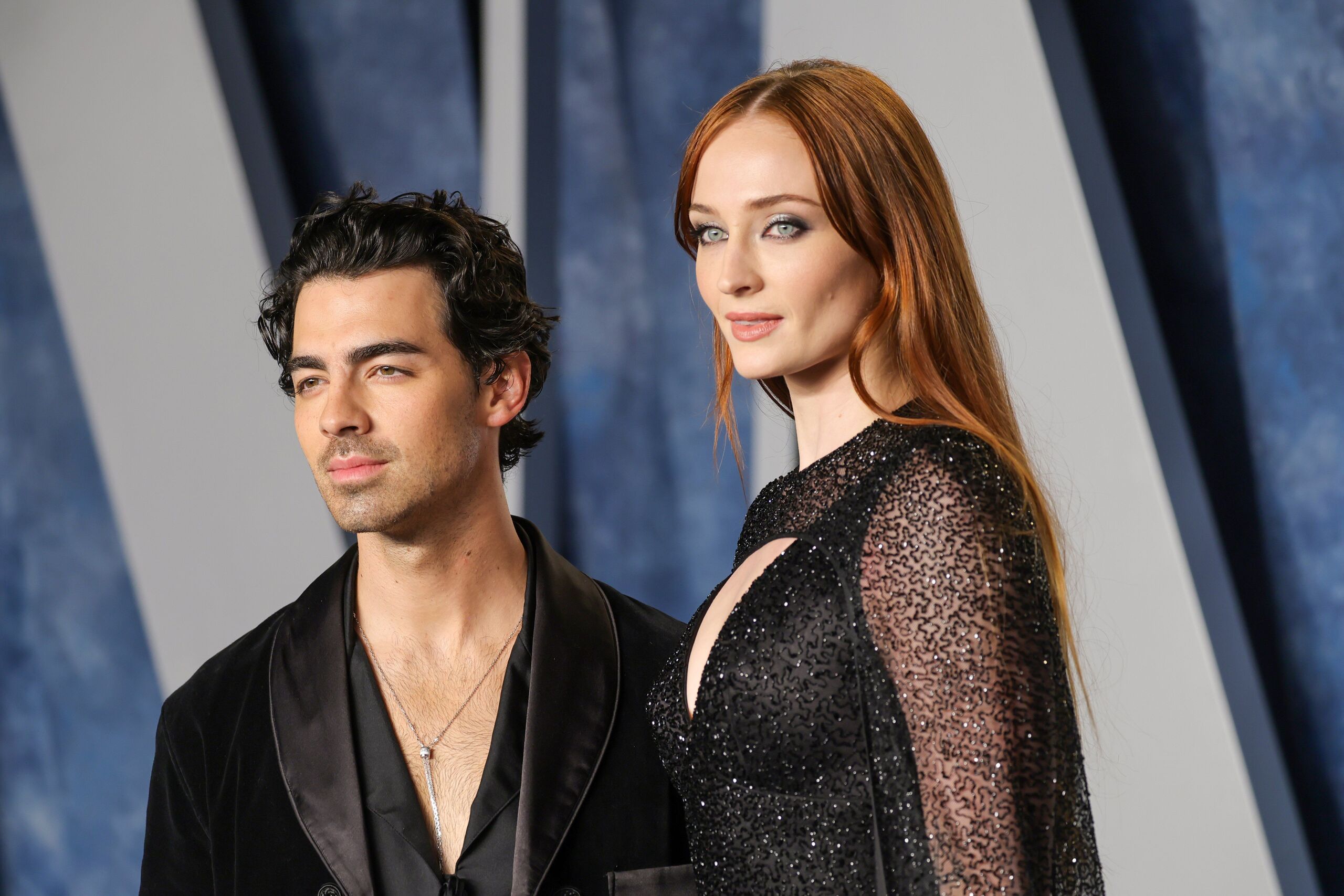Joe Jonas exei összefogtak: Sophie Turner Taylor Swifttel indult az éjszakába