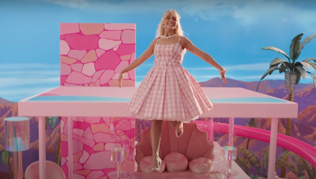 Ez áll a Barbie-film „való világ” videómontázsa mögött